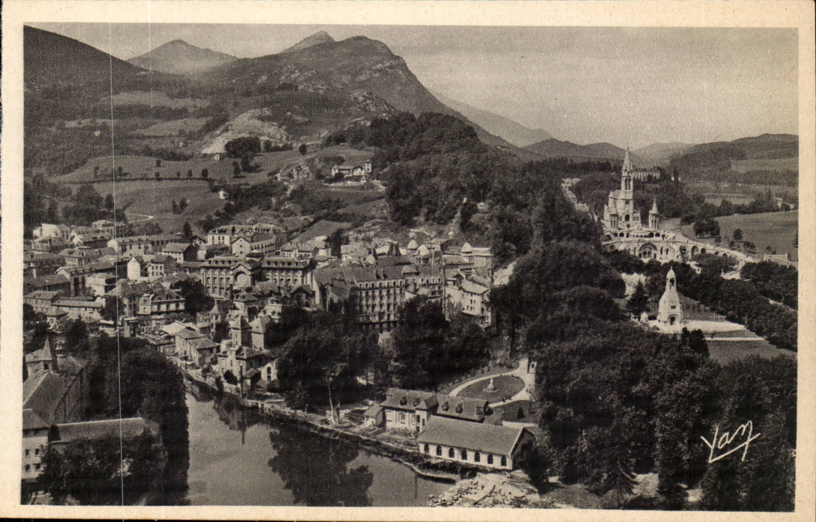 Lourdes - Vue Generale prise du Chateau Fort - CPA 
