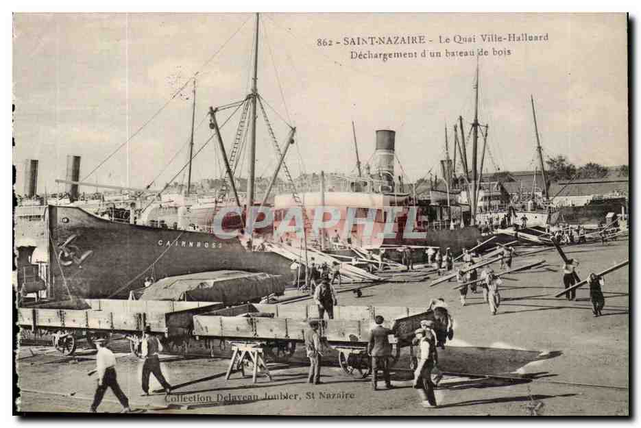 Saint Nazaire - Le Quai Ville Halloard - Dechargement d'un bateau de bois - CPA 