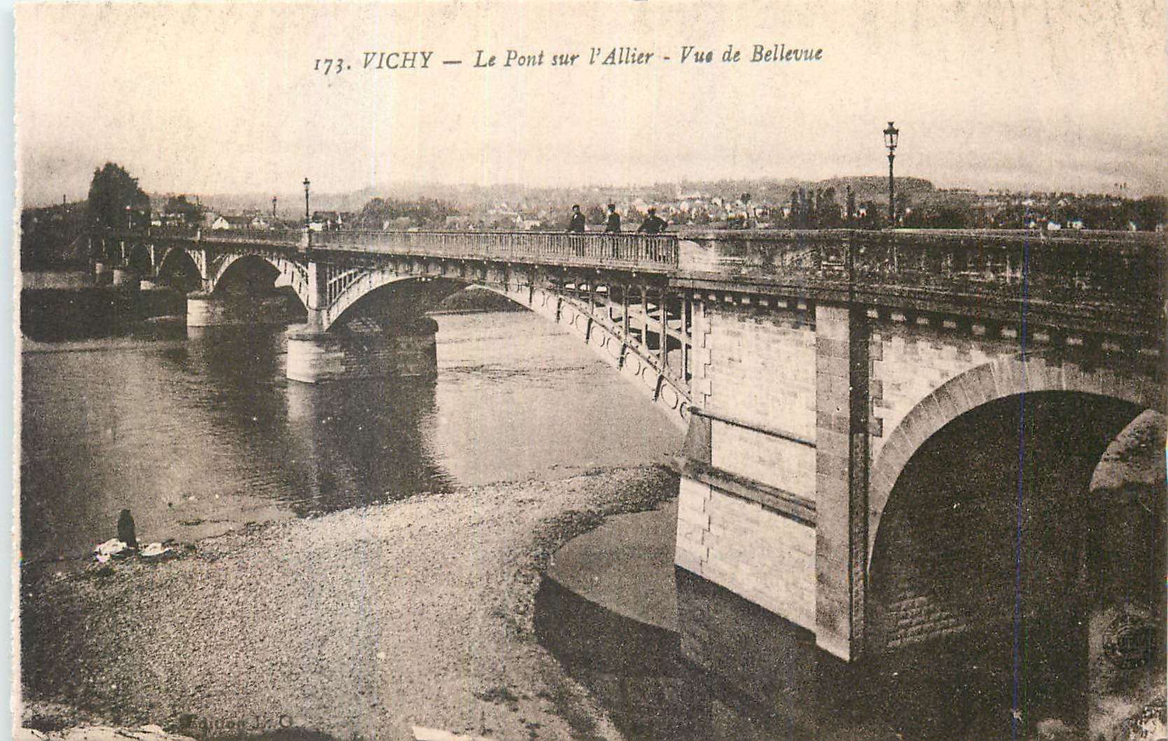 CPA Vichy Le Pont sur l Allier Vue de Bellevue 