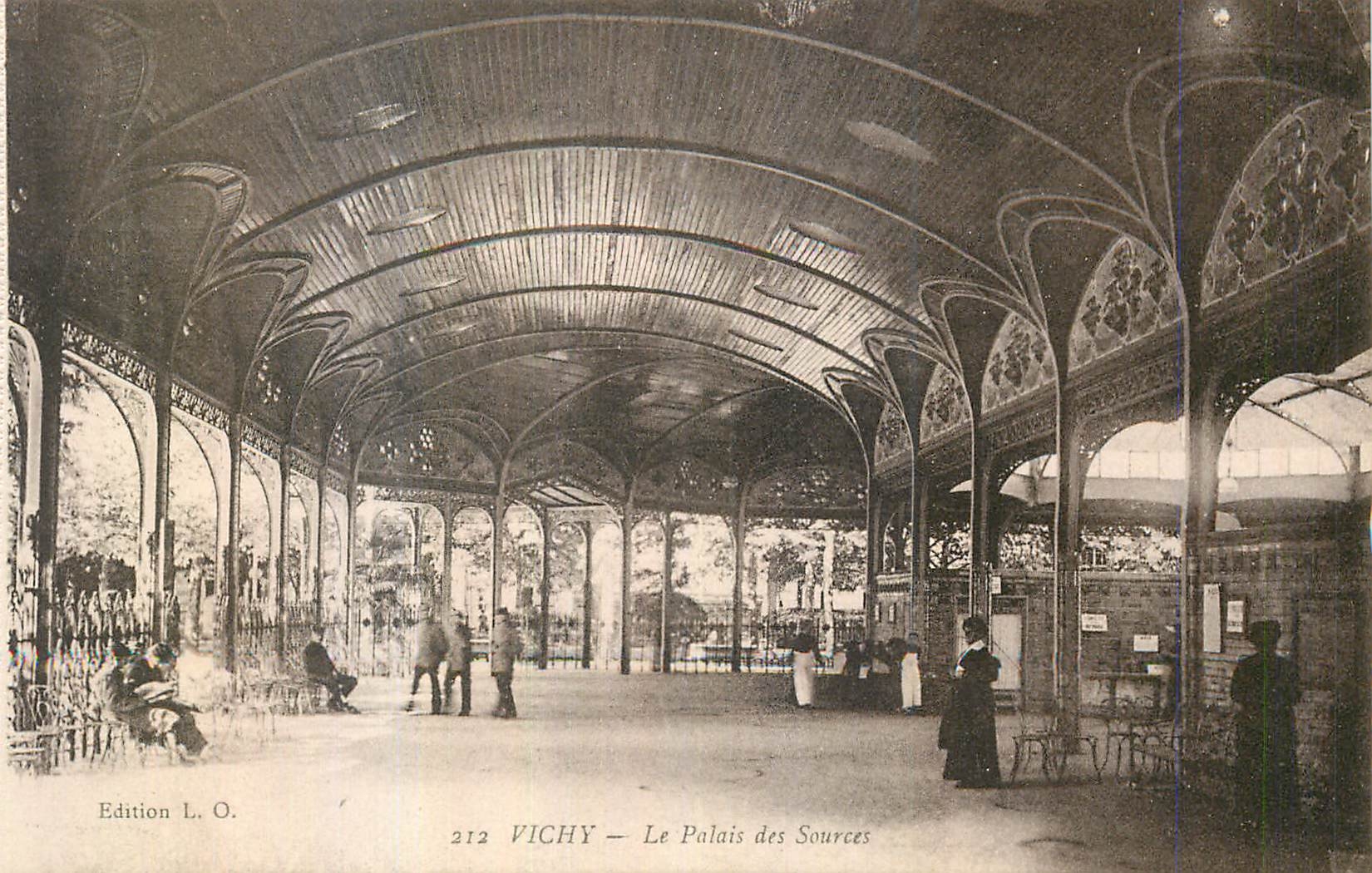 CPA Vichy Le Palais des Sources 