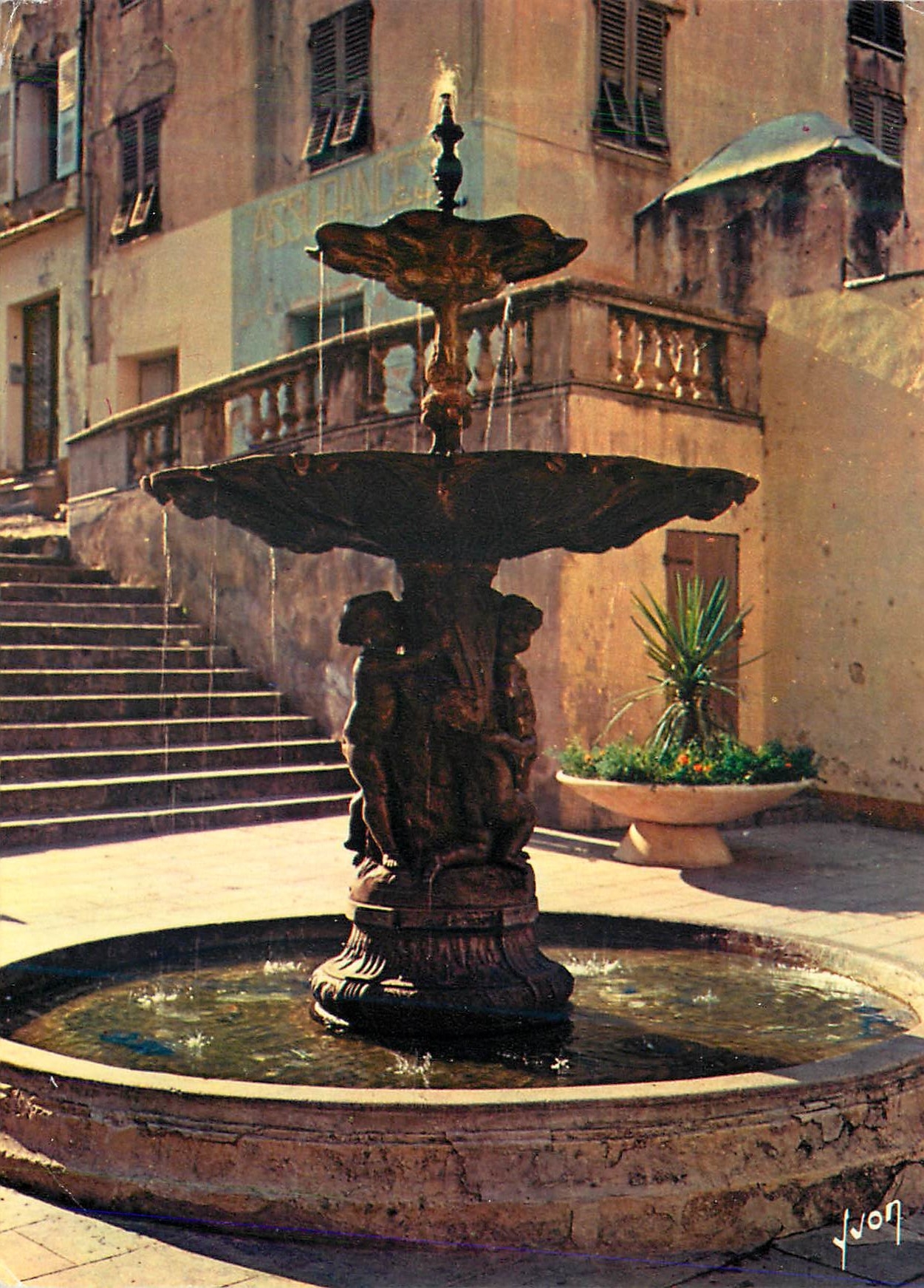 Fontaine ancienne à Corte — Corse — Éditions Internationales du Tourisme 1979