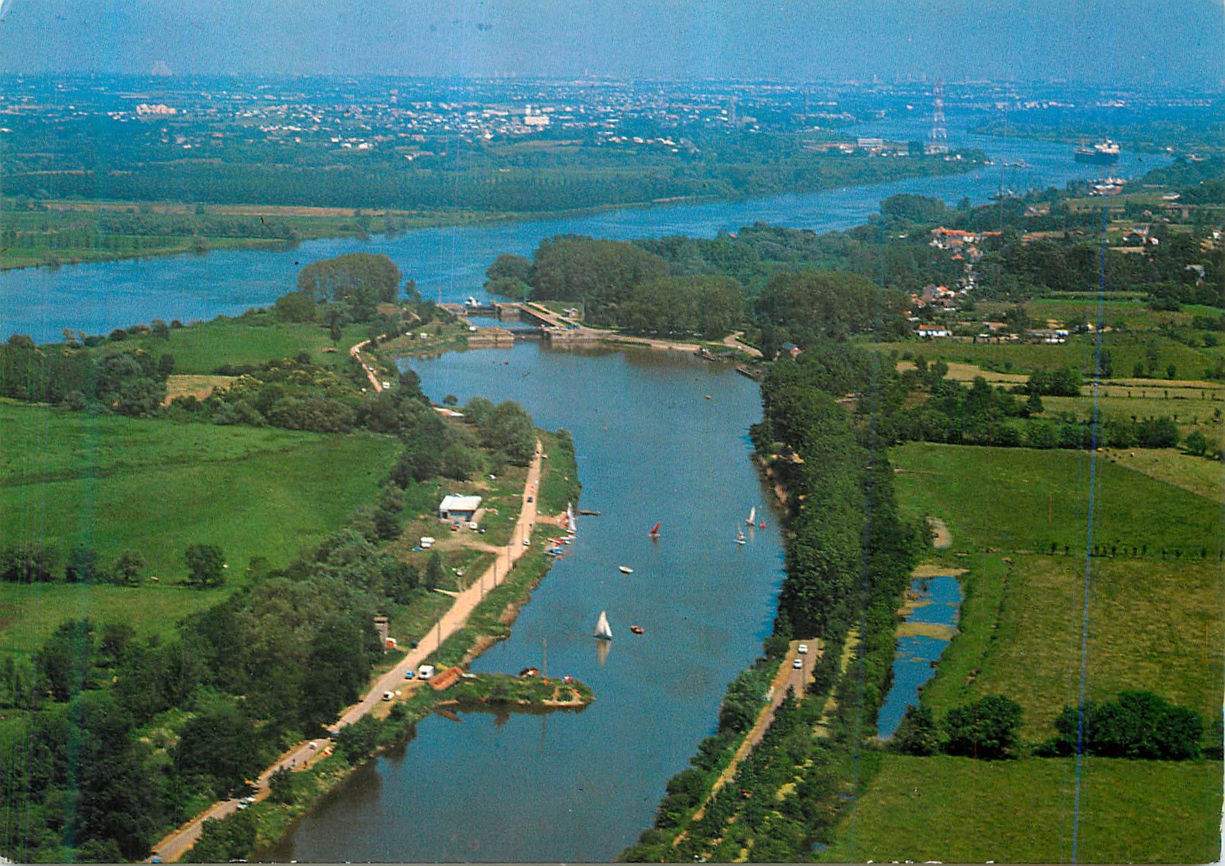 CPM Le Pellerin Loire Atlantique Le canal de la Martiniere et la Loire 