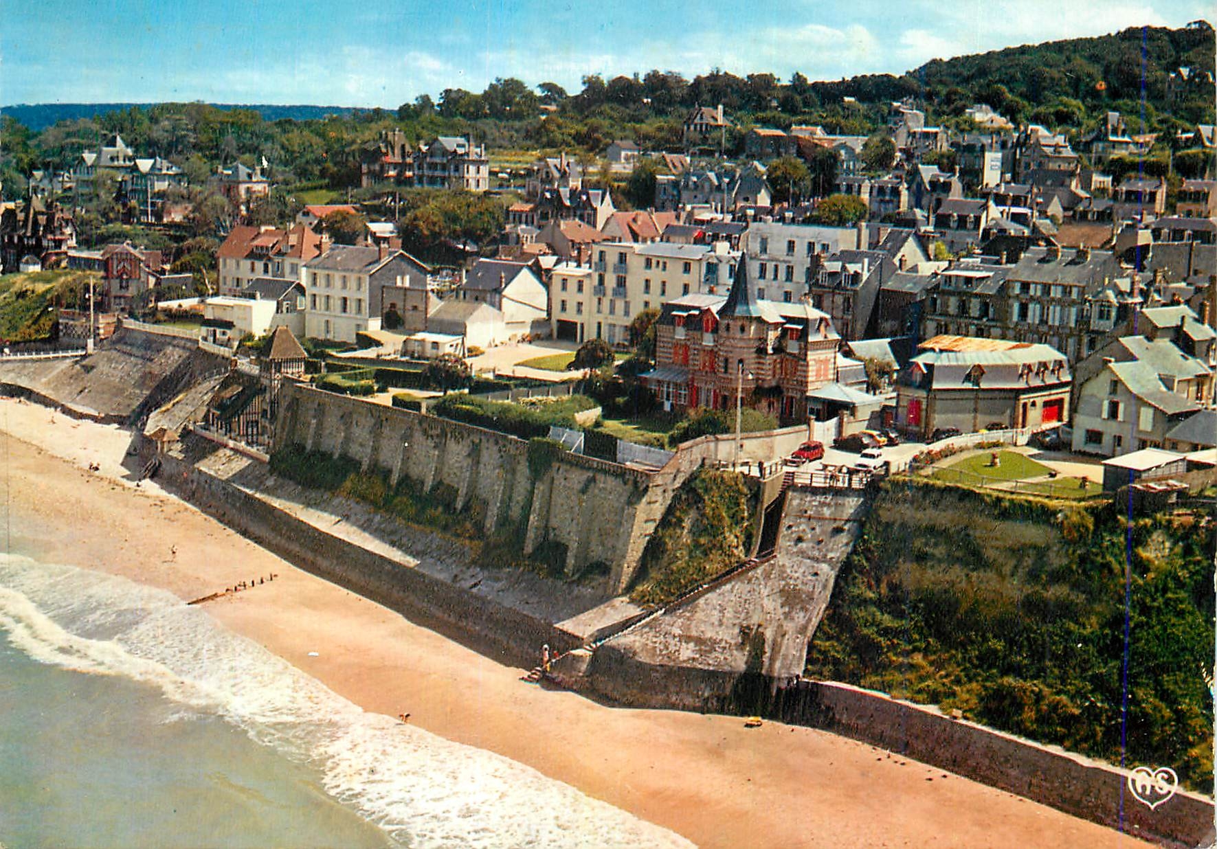 CPM Villerville sur Mer Calvados Vue d ensemble 