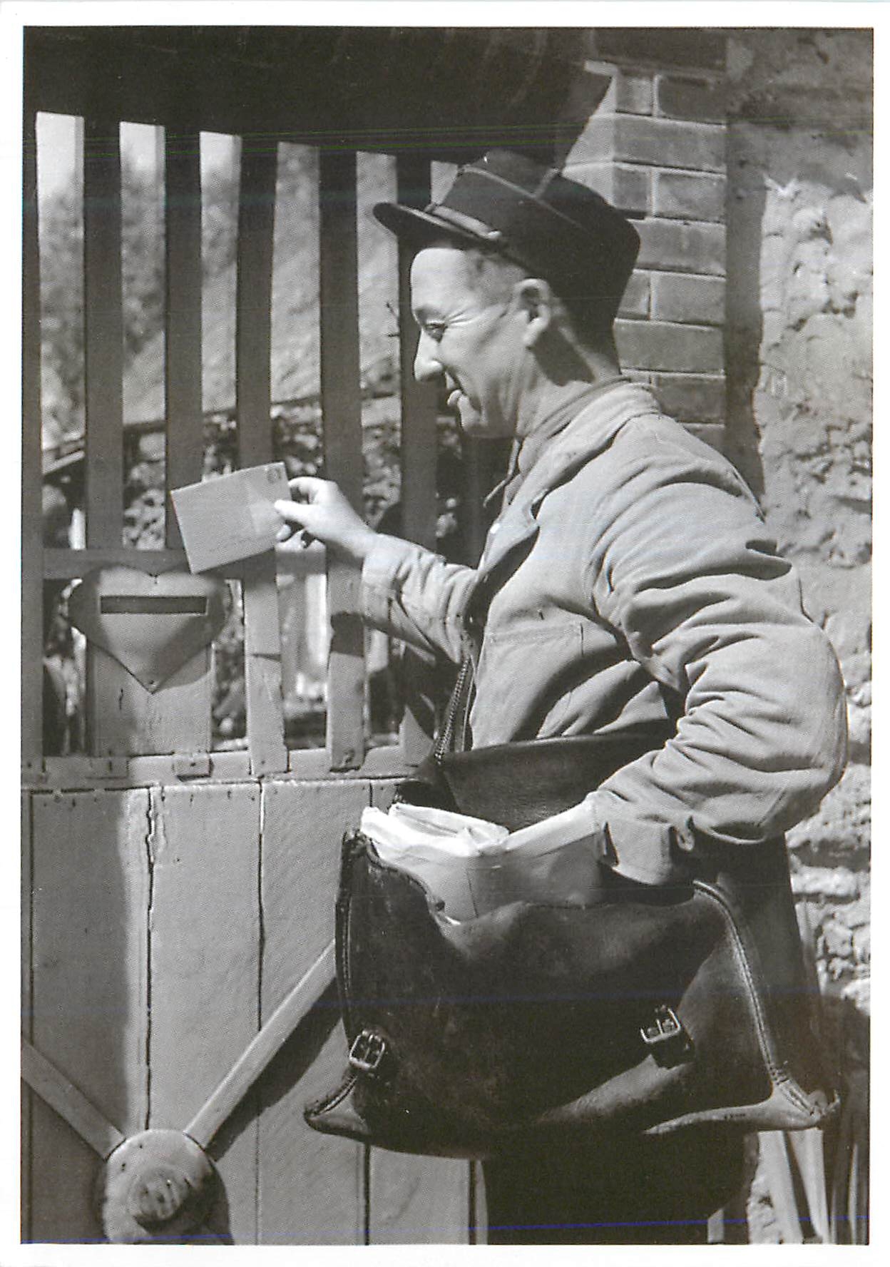 CPM Robert Doisneau Le Courrier 