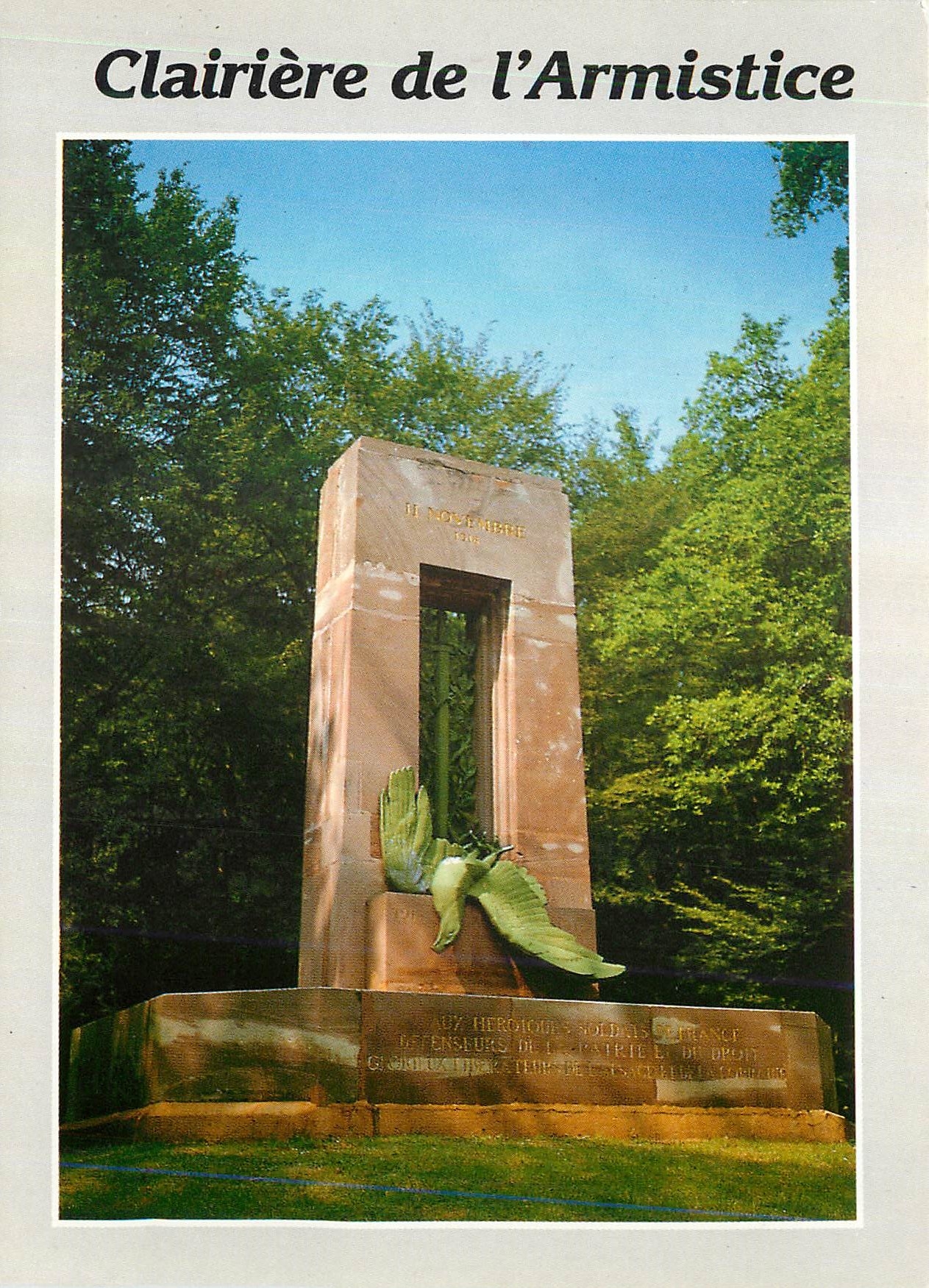 CPM Compiegne Oise Monument aux heroiques soldats de France Militaria