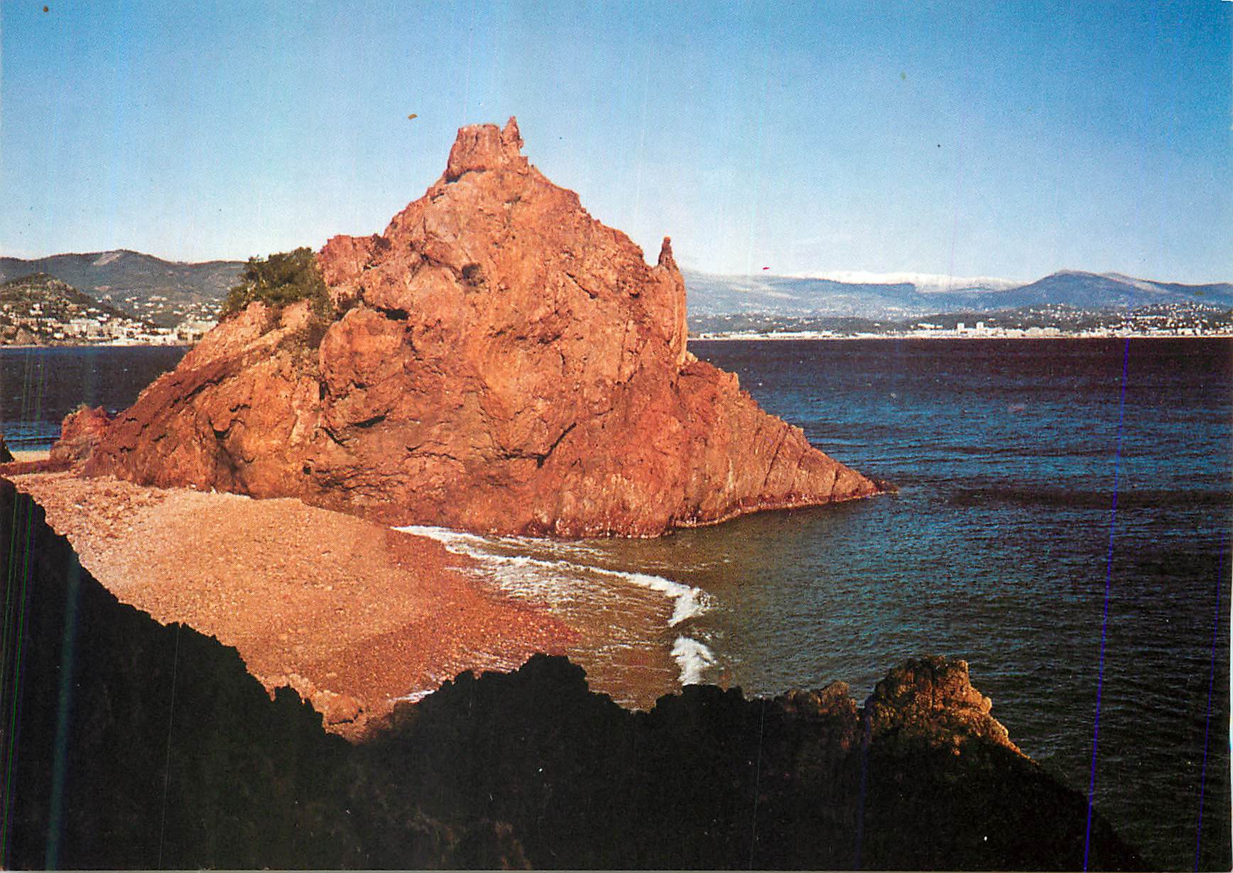 CPM L Esterel Alpes Maritimes Rocher rouge a l entree du Golfe de la Napoule 