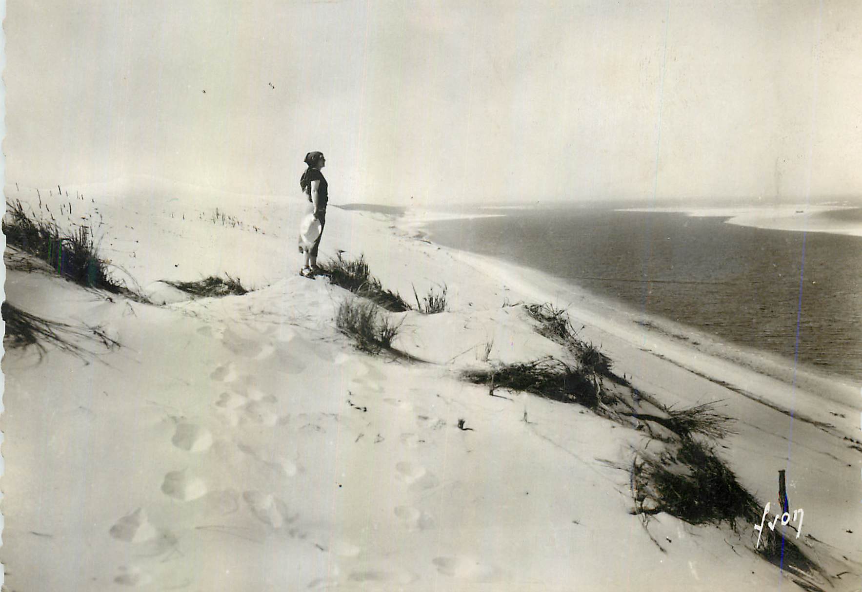 Pyla-sur-Mer (Gironde) — Grande dune du Sabloney, view of the Passes du Bassin d'Arcachon — Éditions d'Art 'VYON', Paris