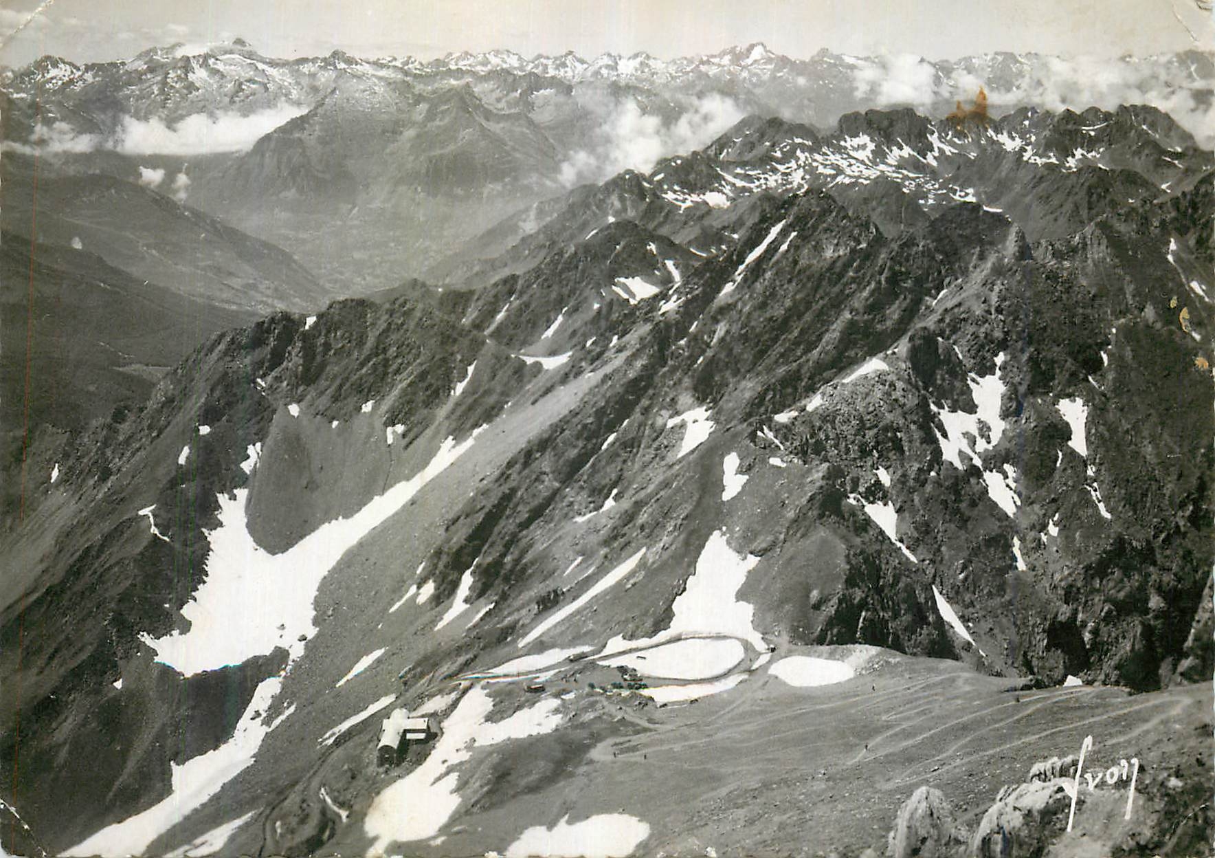 CPM Les Hautes Pyrenees La Chaine des Pyrenees vue du pic du midi de Bigorre 