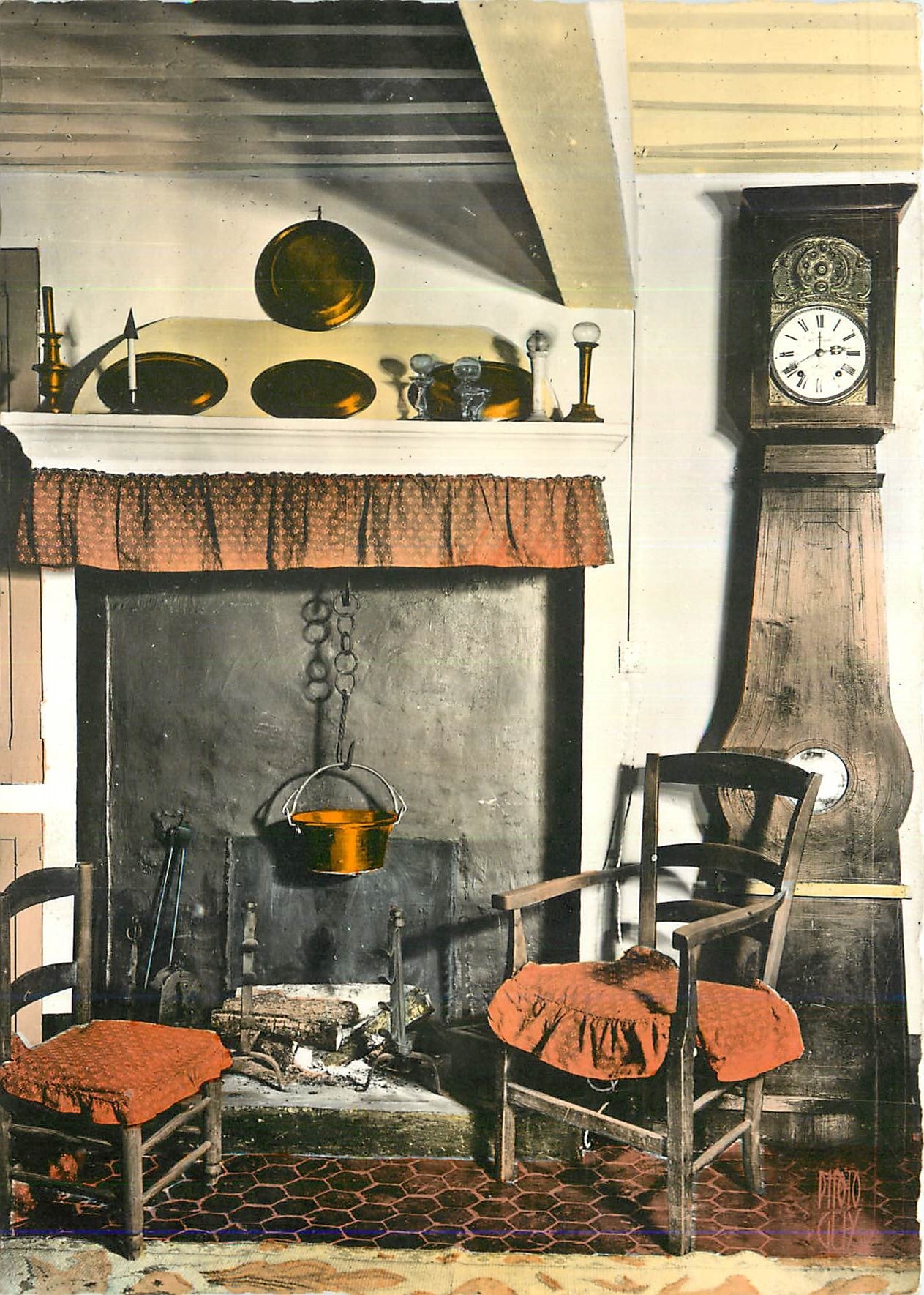 CPM Images de Provence Une vieille cuisine 