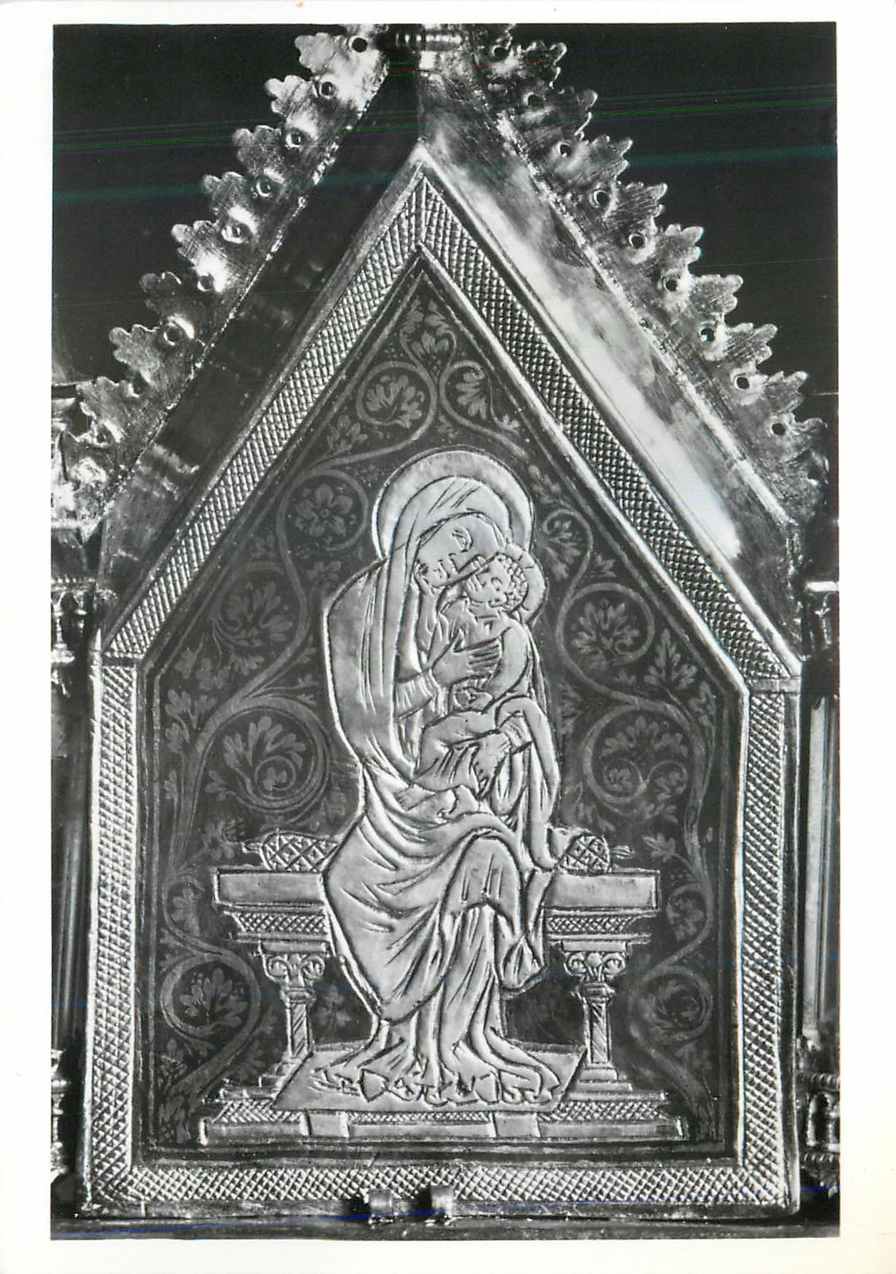 CPM Virgin and Child detail of reliquary Victoria and Albert Museum 