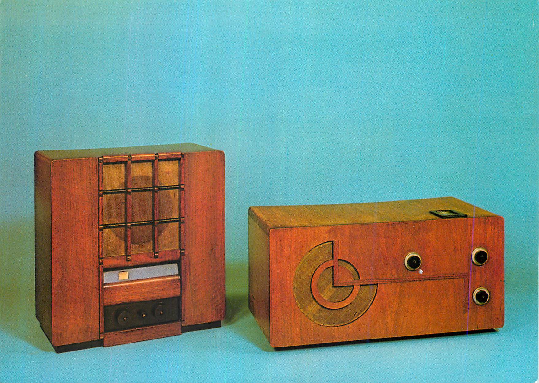 CPM Murphy Model Designed by RD Russell Victoria and Albert Museum  Radio Russell
