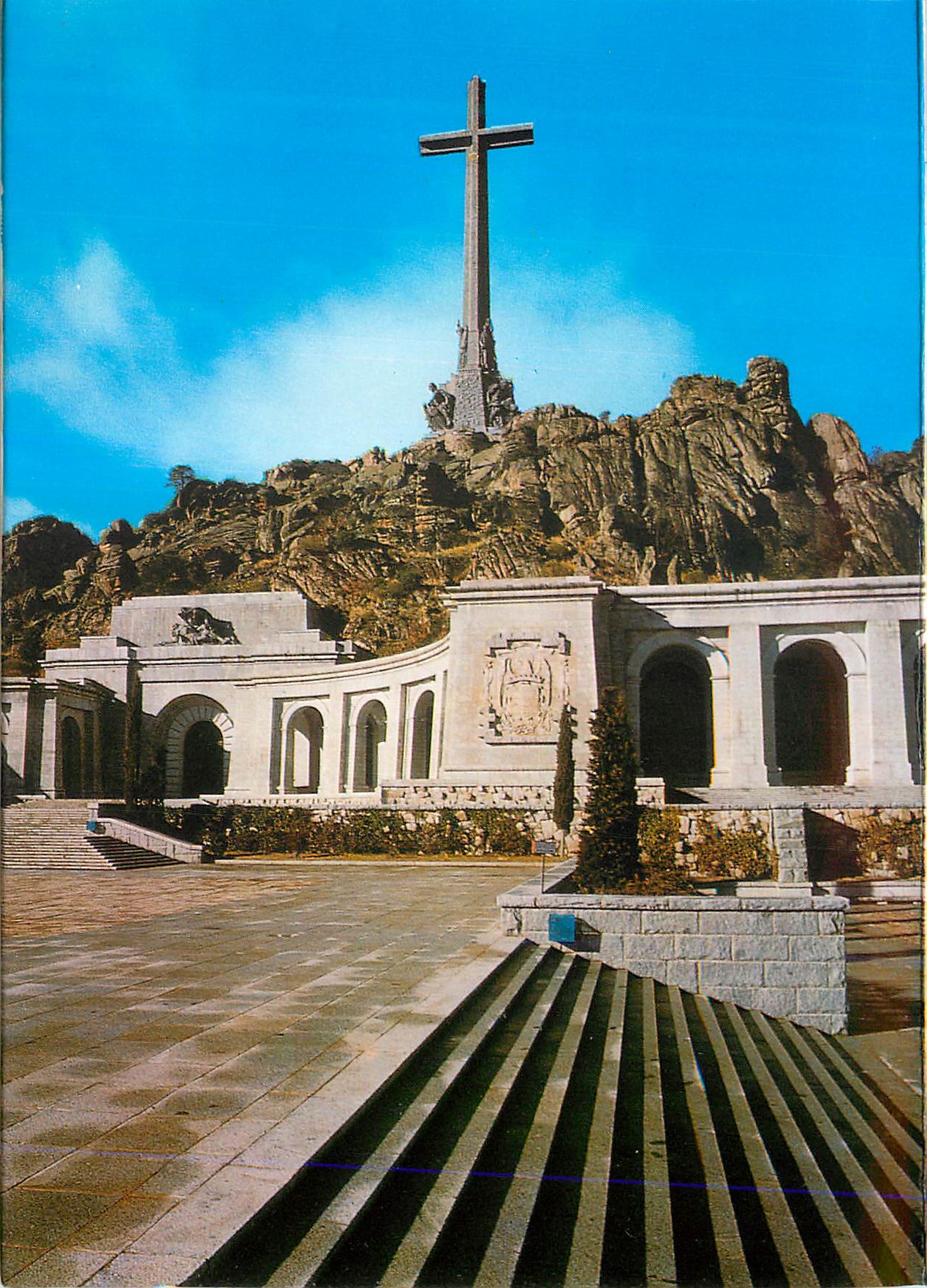 Santa Cruz del Valle de los Caídos — Escalinata Imperial — Editorial Patrimonio Nacional