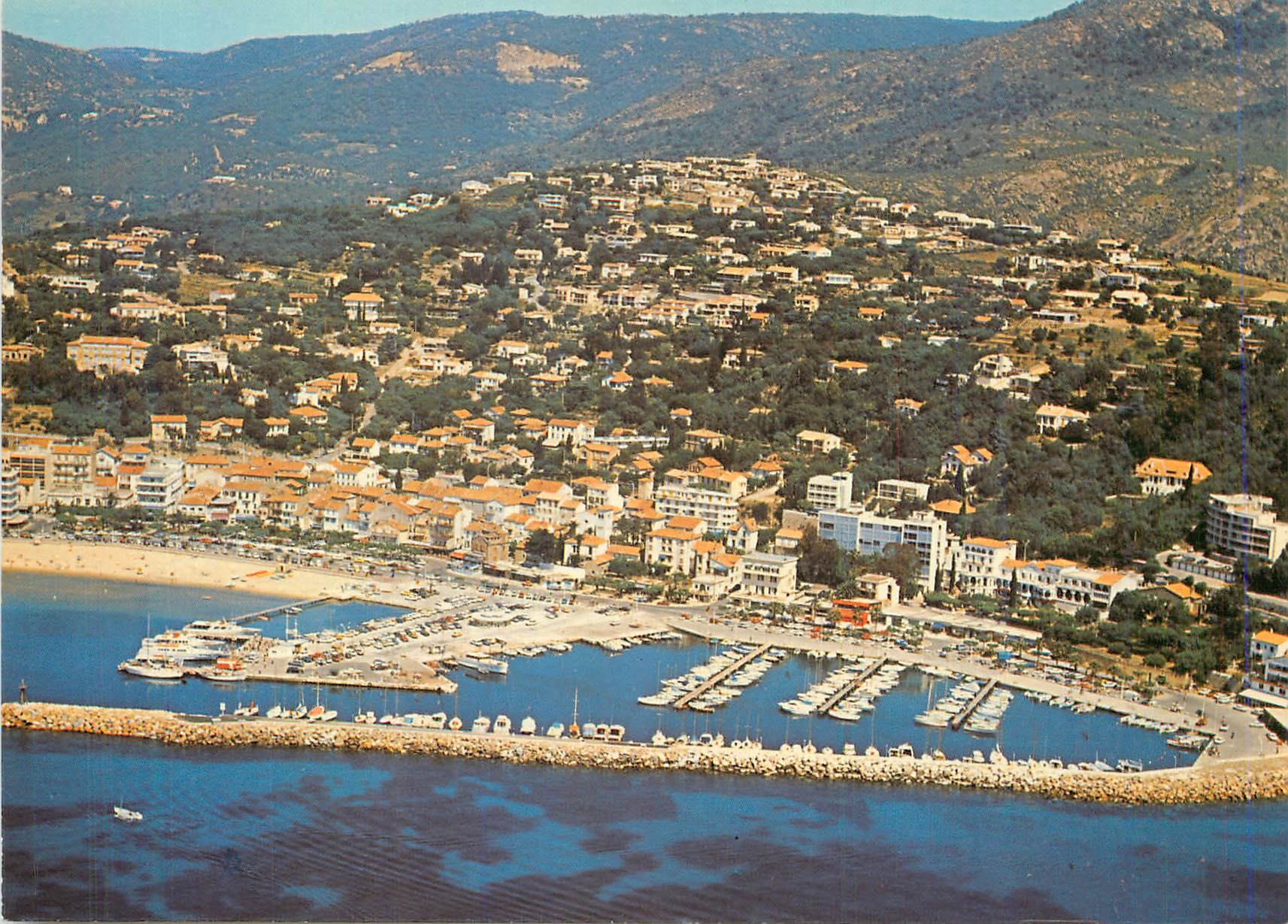 CPM Le Lavandou Vue generale du port de plaisance 