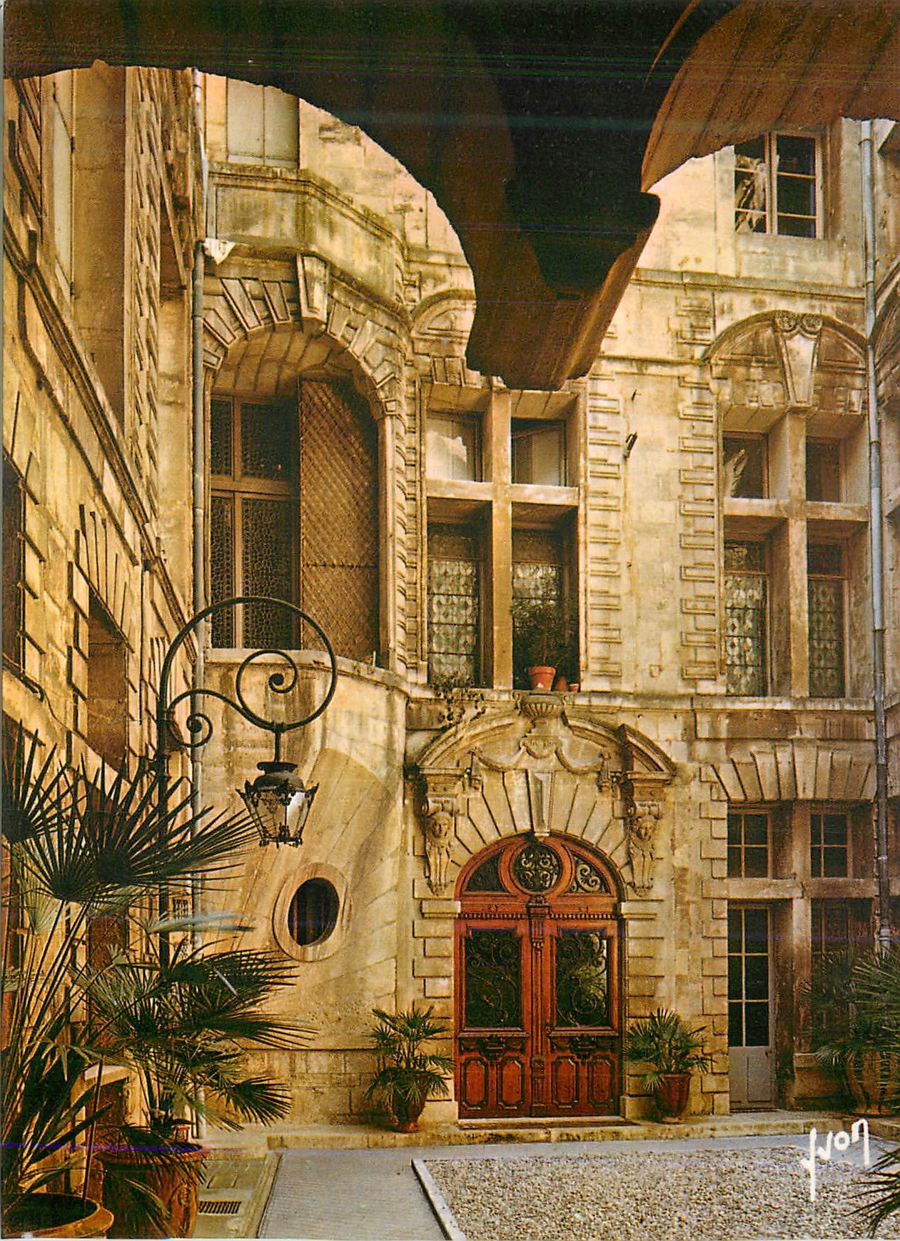 L'Hôtel de Sarret dit de la Coquille — Montpellier (Hérault) — Éditions d'art Yvon, n° 10 34 0158