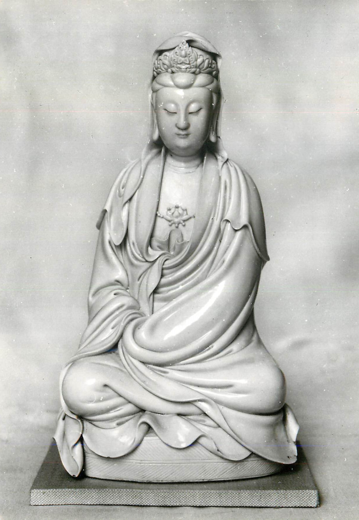 CPM Musee Guimet chine Kouan yin Blanc du Fou Kjen 