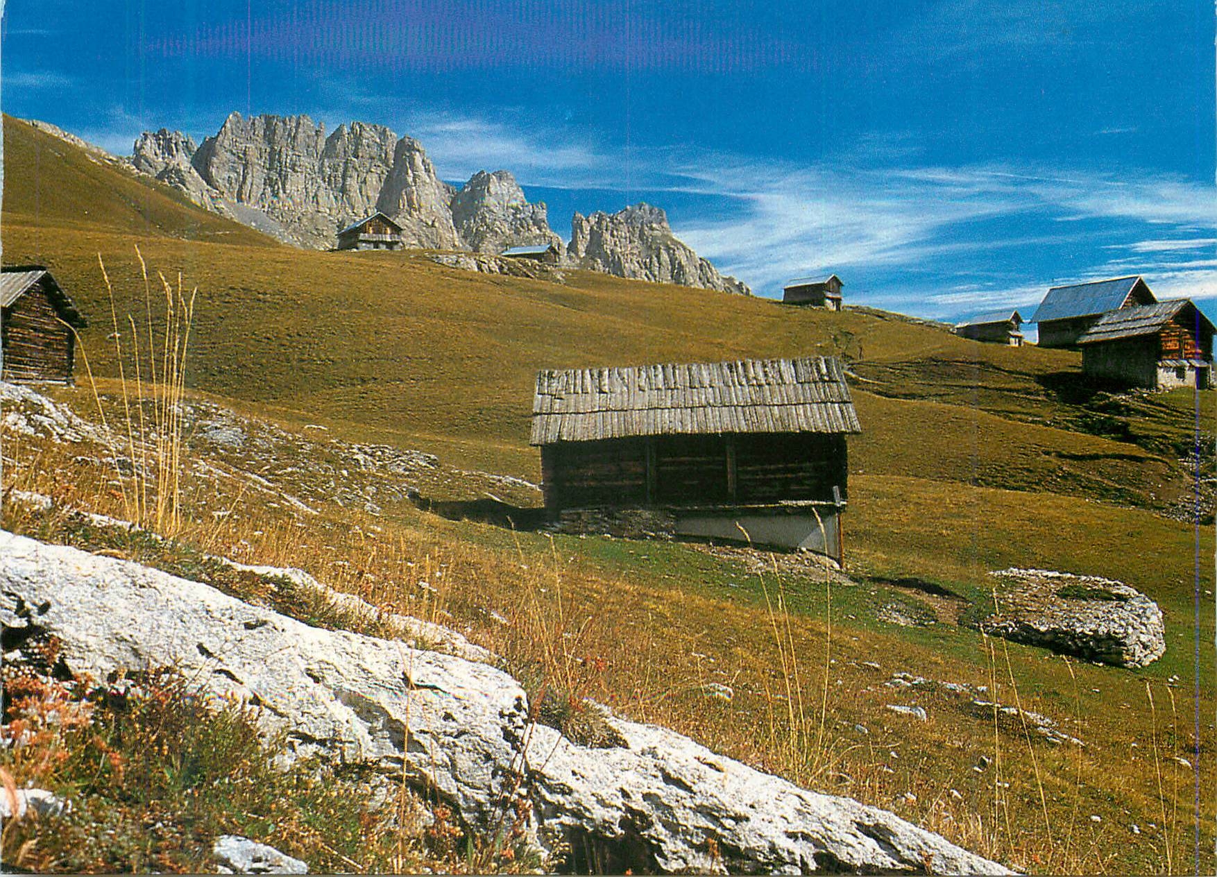 Les chalets de FURFANDE — les crêtes de Crogeras — IMAGES DE FRANCE, 05-QUEYRAS
