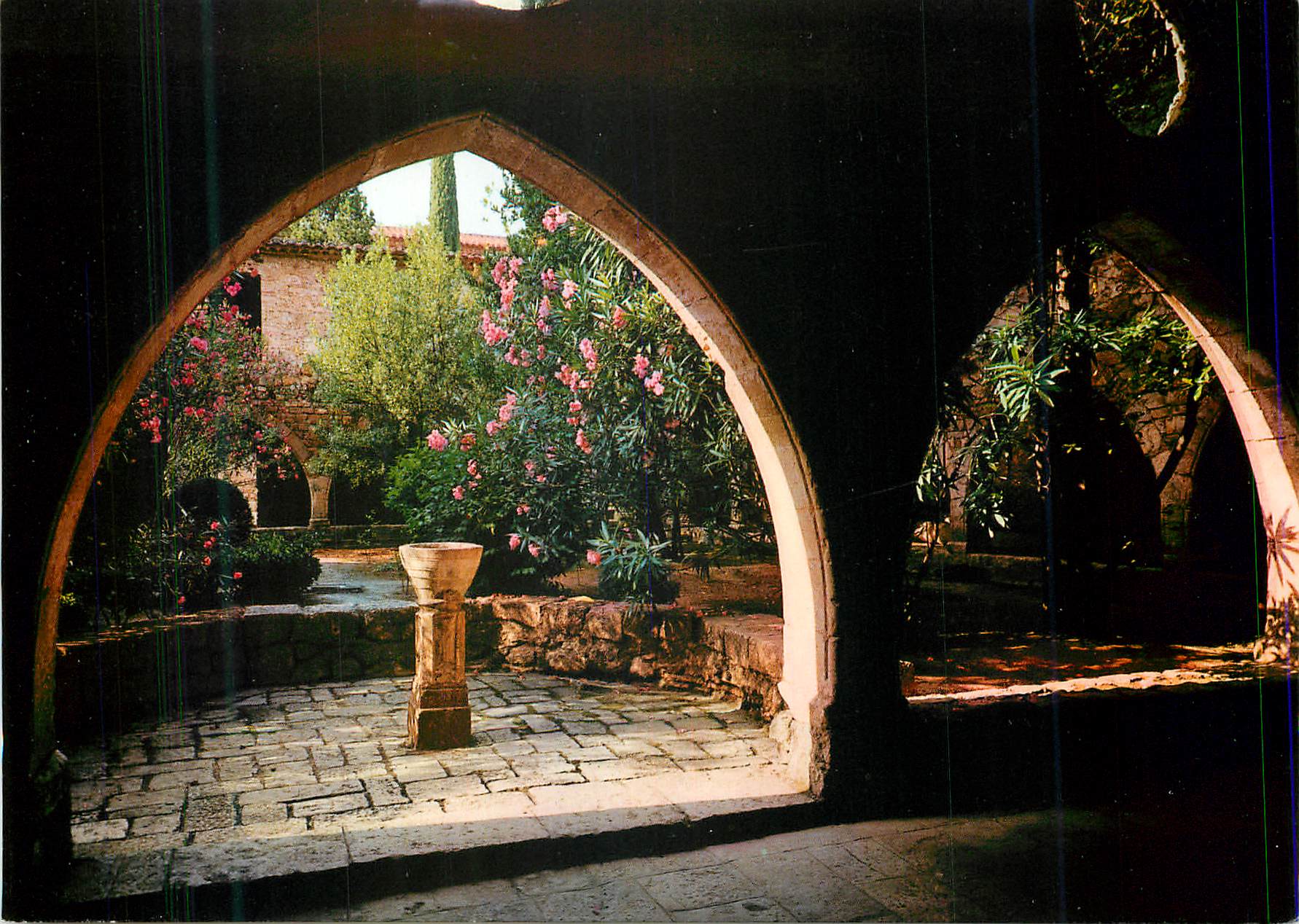 CPM Costa Dorada Tarragona Monasterio de Santes Creus Cloistre posthorleur de et petit Templete 