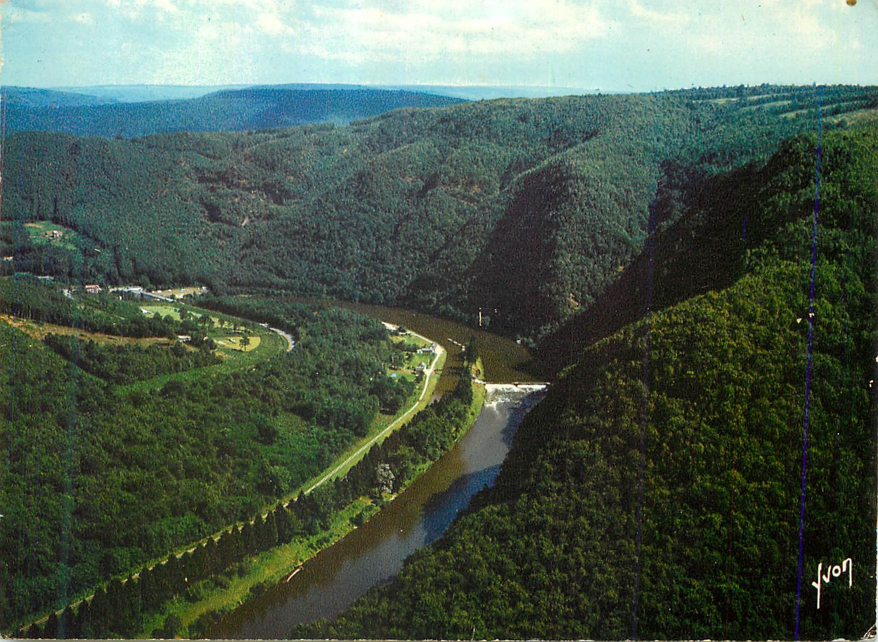 CPM Des Dames de Meuse Couleurs et Lumiere de France La Merveilleuse Vallee de la Meuse Le Tres Joli Site