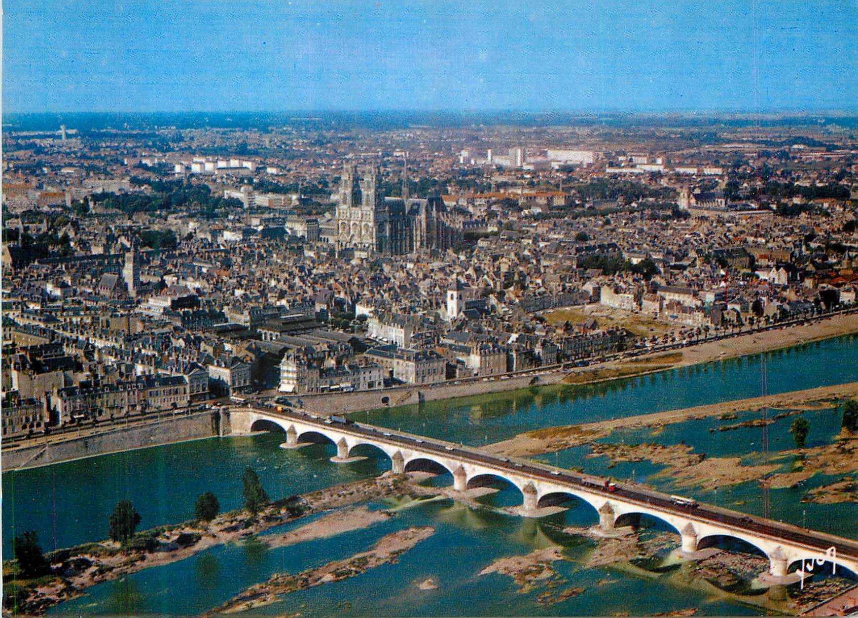 CPM Orleans (Loiret) Couleurs et Lumiere de France Vue Generale