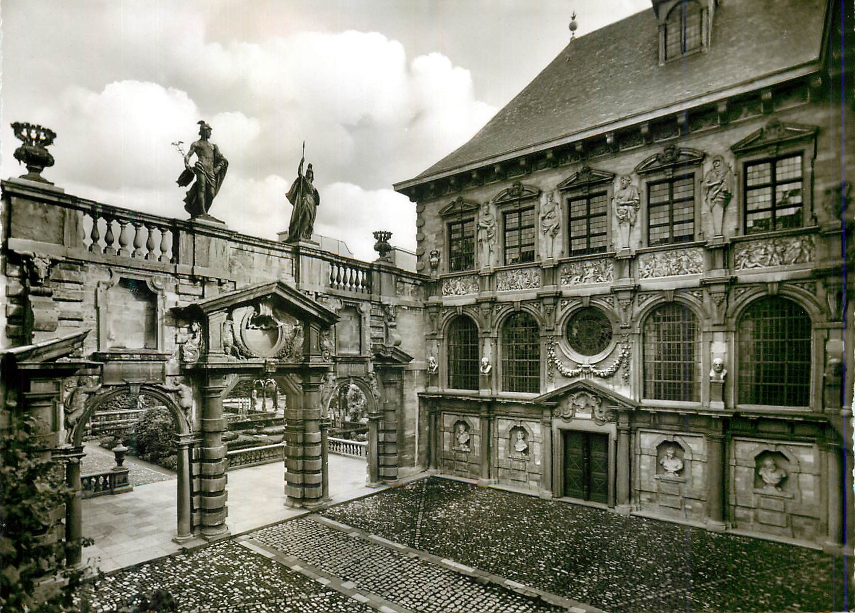 Antwerpen — Rubenshaus / La maison de Rubens — Portique und Fassade der Werkstatt — Verleger De Belder, Nr. 100