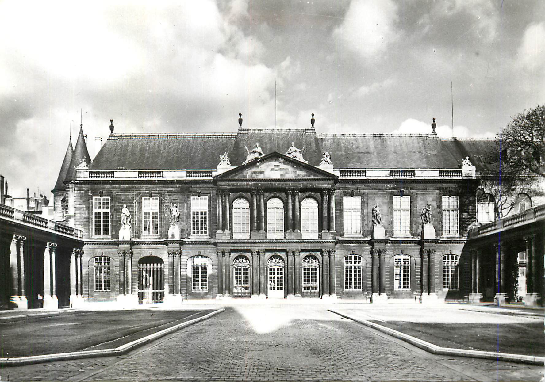 CPM Paris Archives Nationales Palais de Soubise Facade (1704 1708)