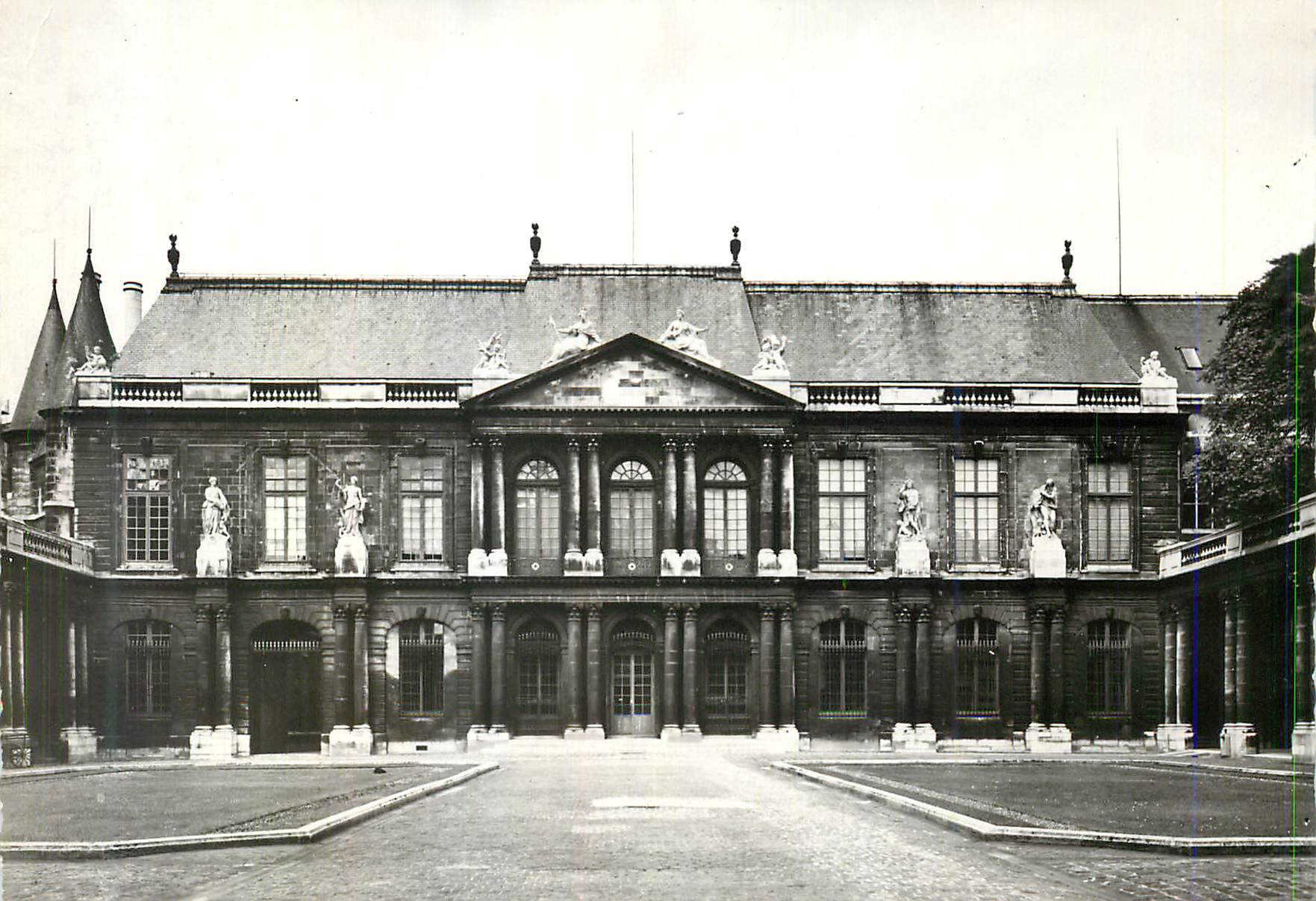 CPM Hotel Soubise (Archives Nationales) la Facade
