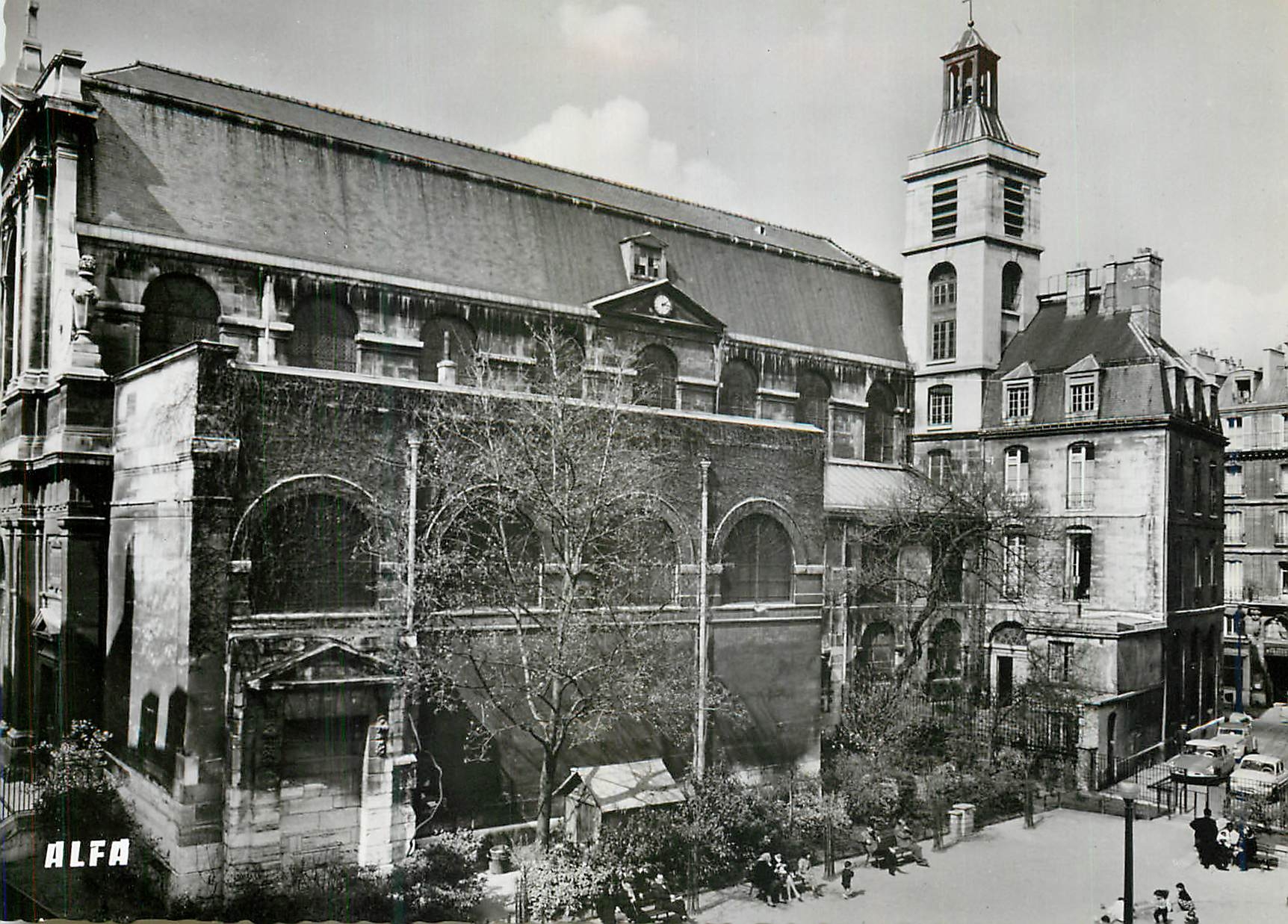 CPM Paris (IVe) Eglise Notre Dame des Blancs Manteaux
