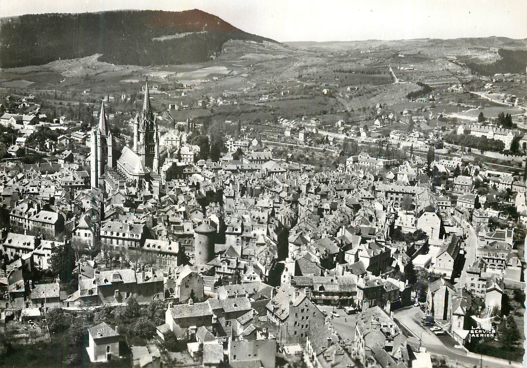 CPM Mende (Lozere) Vue Generale la Cathedrale et la Tour des Penitents