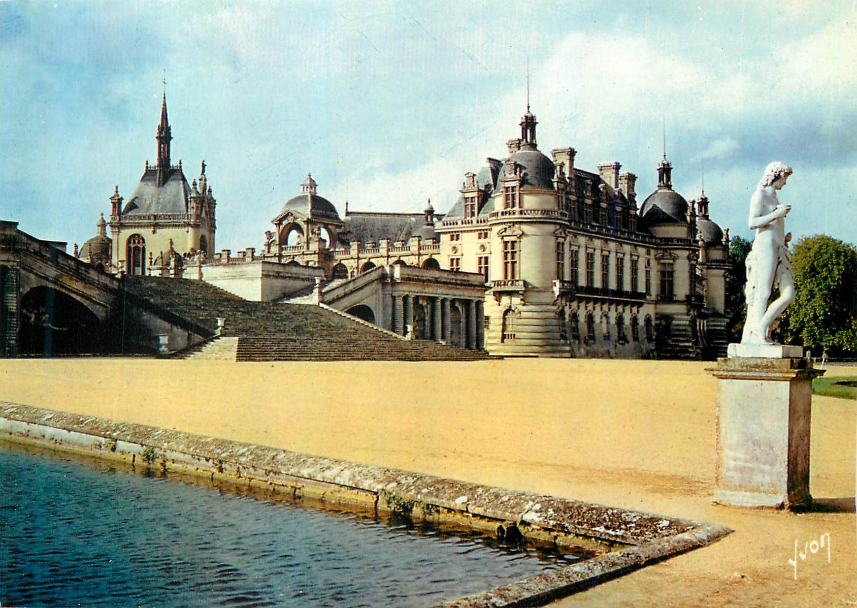 Château de Chantilly — Nordfassade und Großer Treppenaufgang — Éditions d'art Yvon
