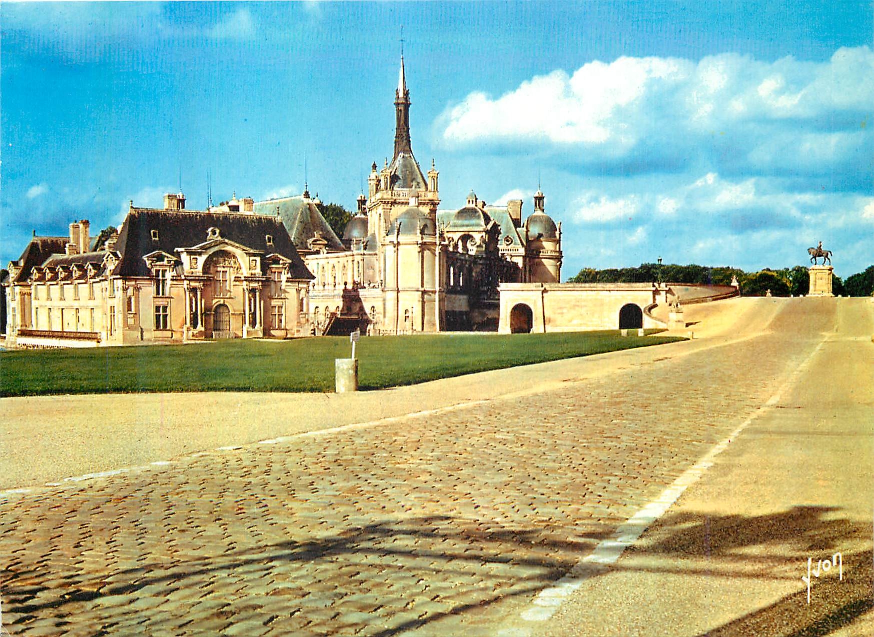 Château de Chantilly — Eingang und Ostfassade — Éditions d'art Arcuelli