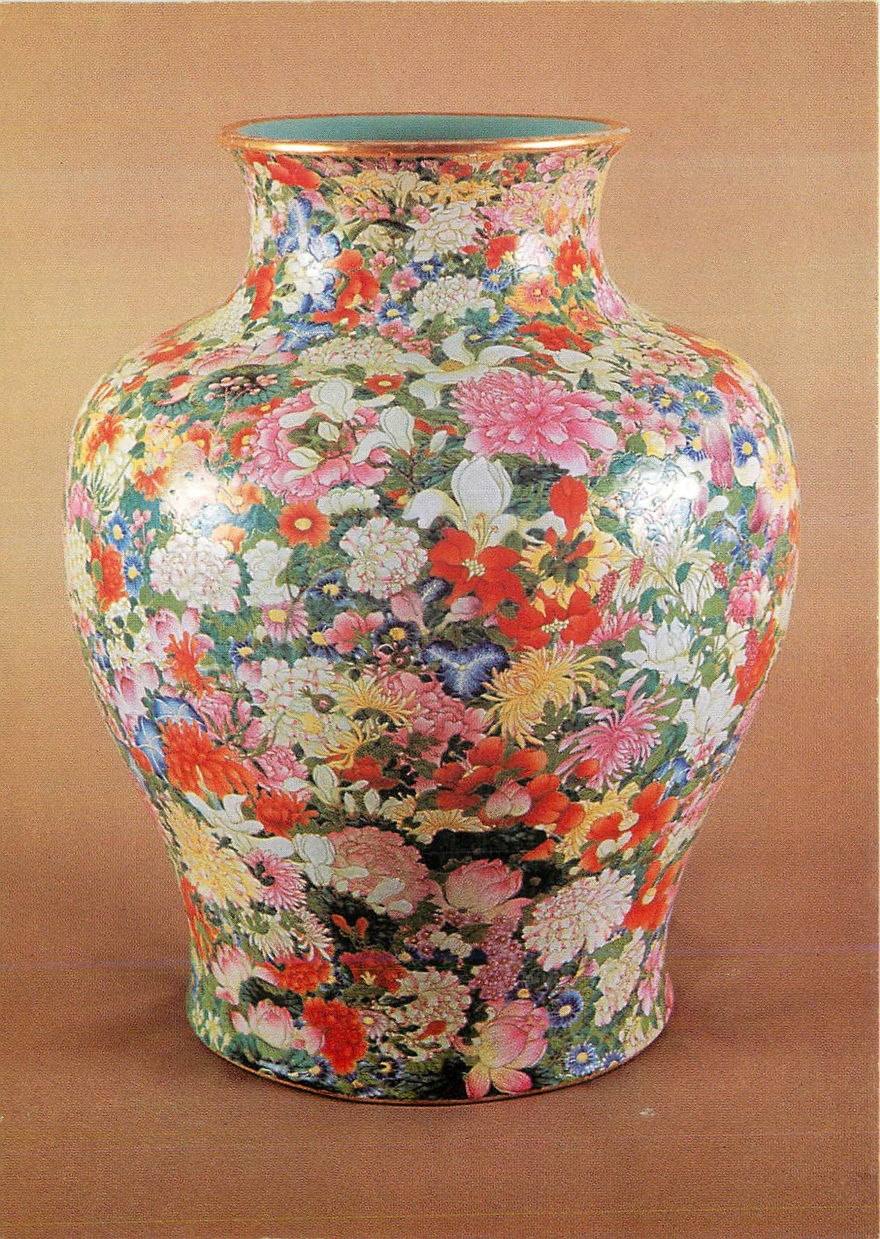 CPM Paris Musee Guimet Vase a decor Mille Fleurs Porchelaine Famille Rose Chine Epoque K'ien Long