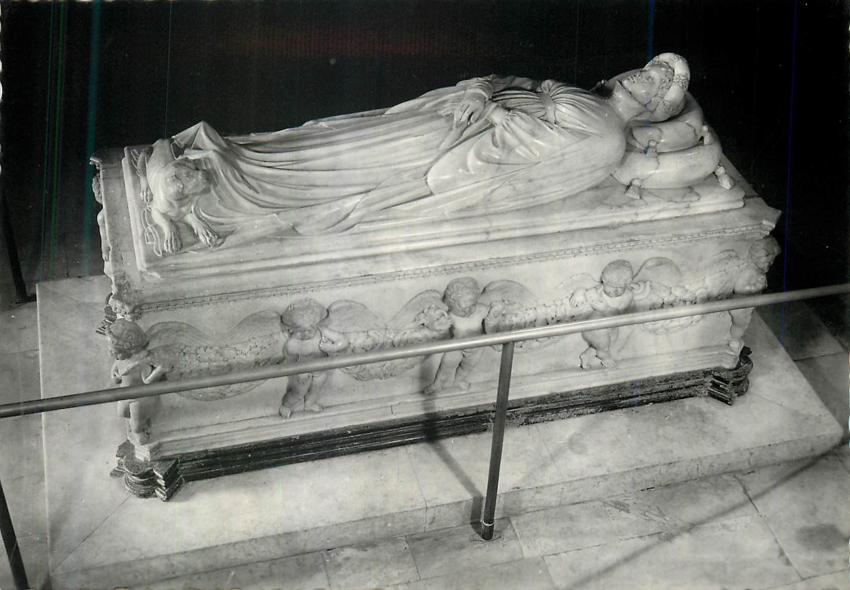 CPM Lucca Sarcofago di Ilario Carretto