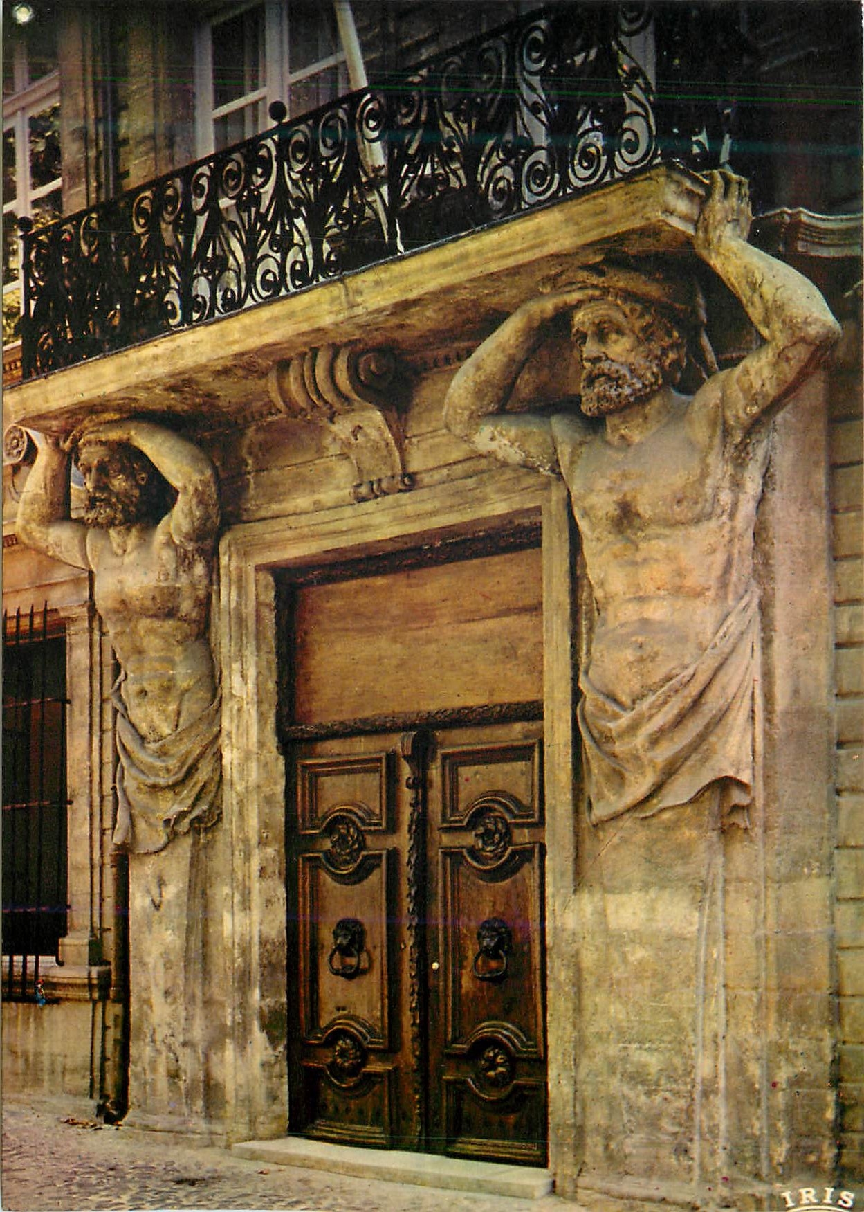 Caryatides de l'Hôtel d'Espagnet — Aix-en-Provence — Iris