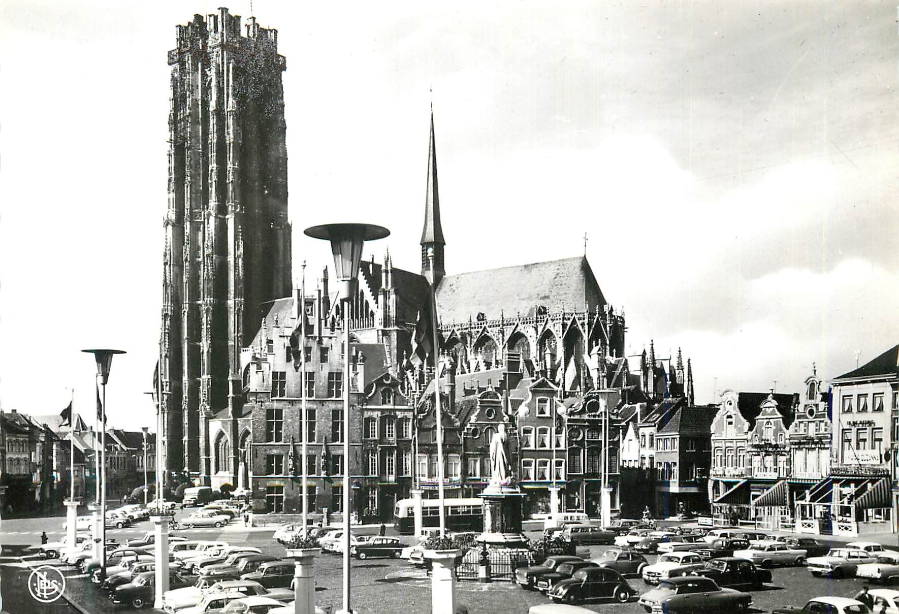 CPM Malines Grand 'Place et Cathedrale St Rombaut
