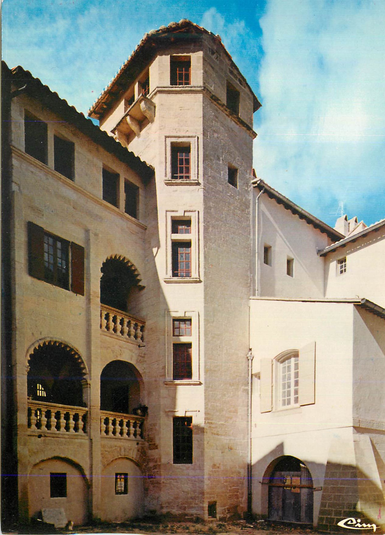 CPM Uzes (Gard) Premier Duche de France Vieille Maison Renaissance Recemment Restauree