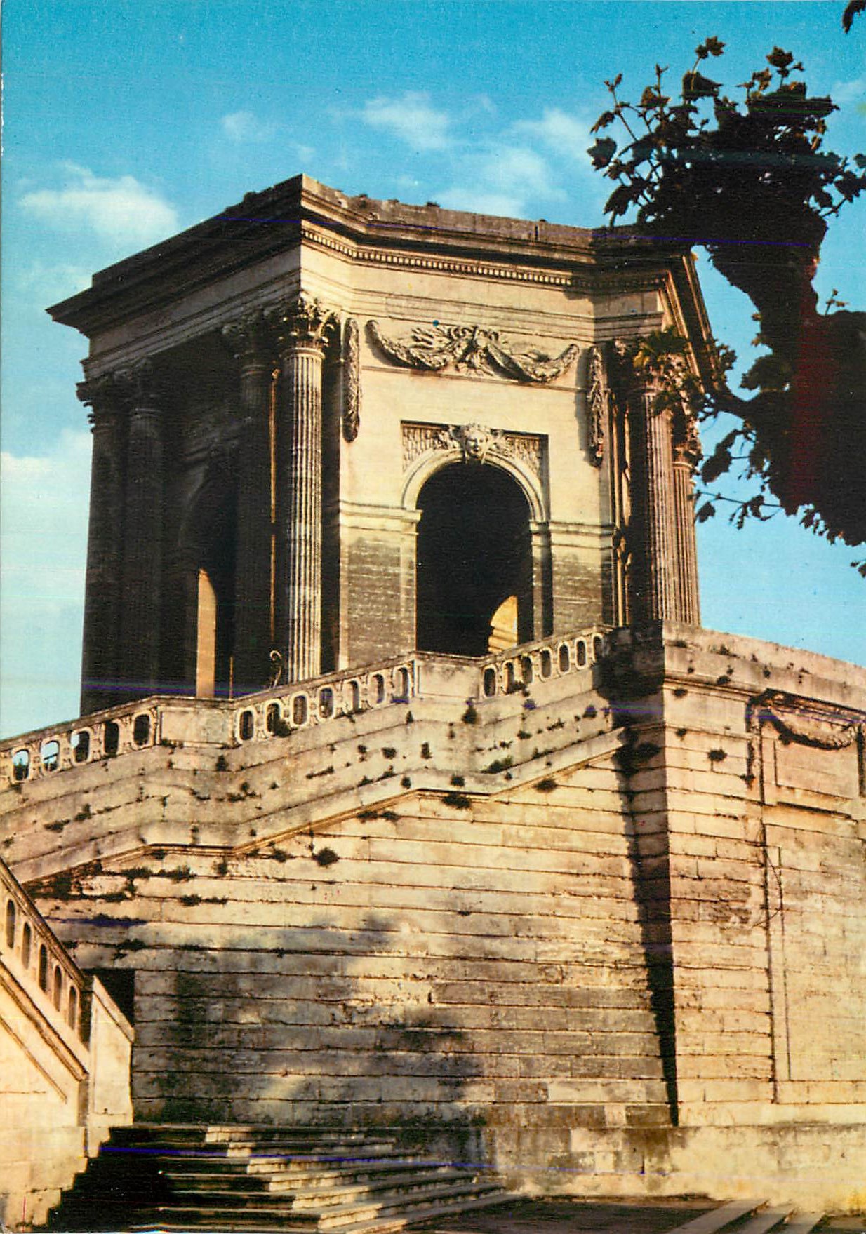 Château d'eau à l'extrémité de la promenade du Peyrou — Montpellier (Hérault) — IRIS