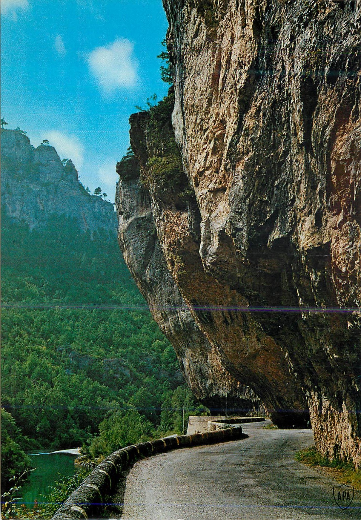 Les Gorges du Tarn — Route longeant le cirque des Baumes — APA — n° 551