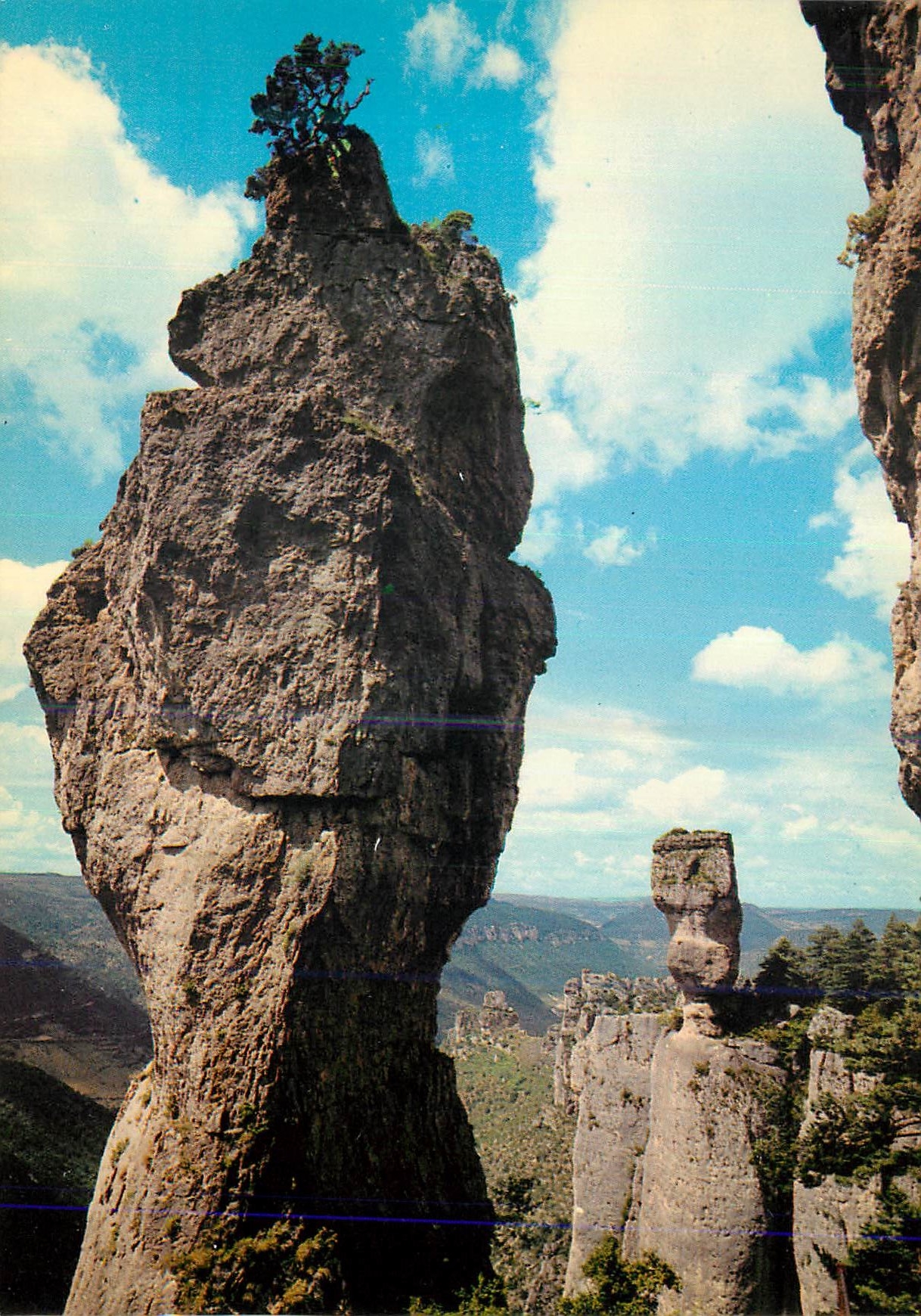 Corniches de La Jonte (48) — Du Vase de Chine, en passant par Capluc, vue du Vase de Sèvres — Éditions du Castelet