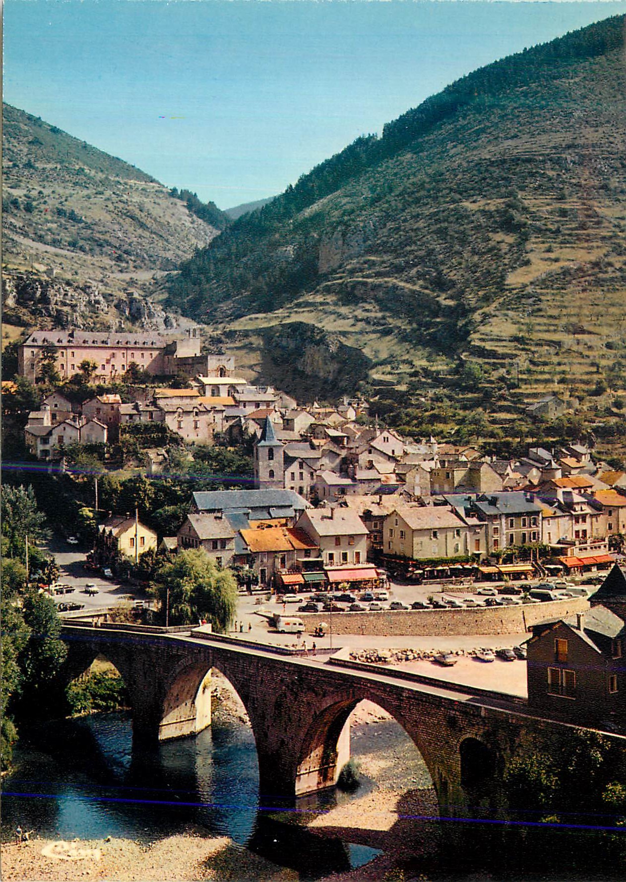 CPM Les Gorges du Tarn Les Beaux Sites de la Lozere Vue Generale du Village Medieval de Ste Enimie