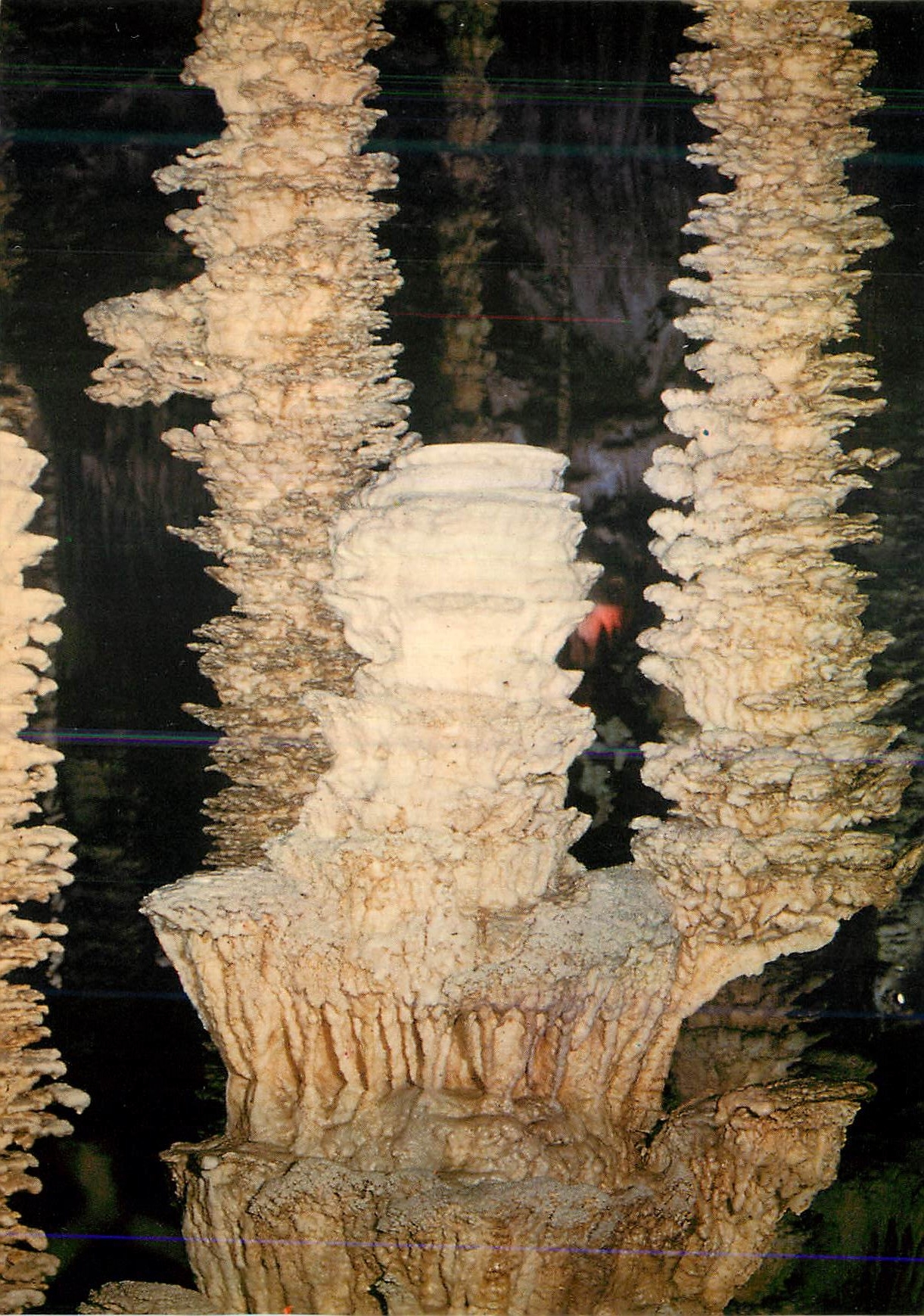 CPM L'Aven Armand (Lozere) Stalagmite en Porte a Faux