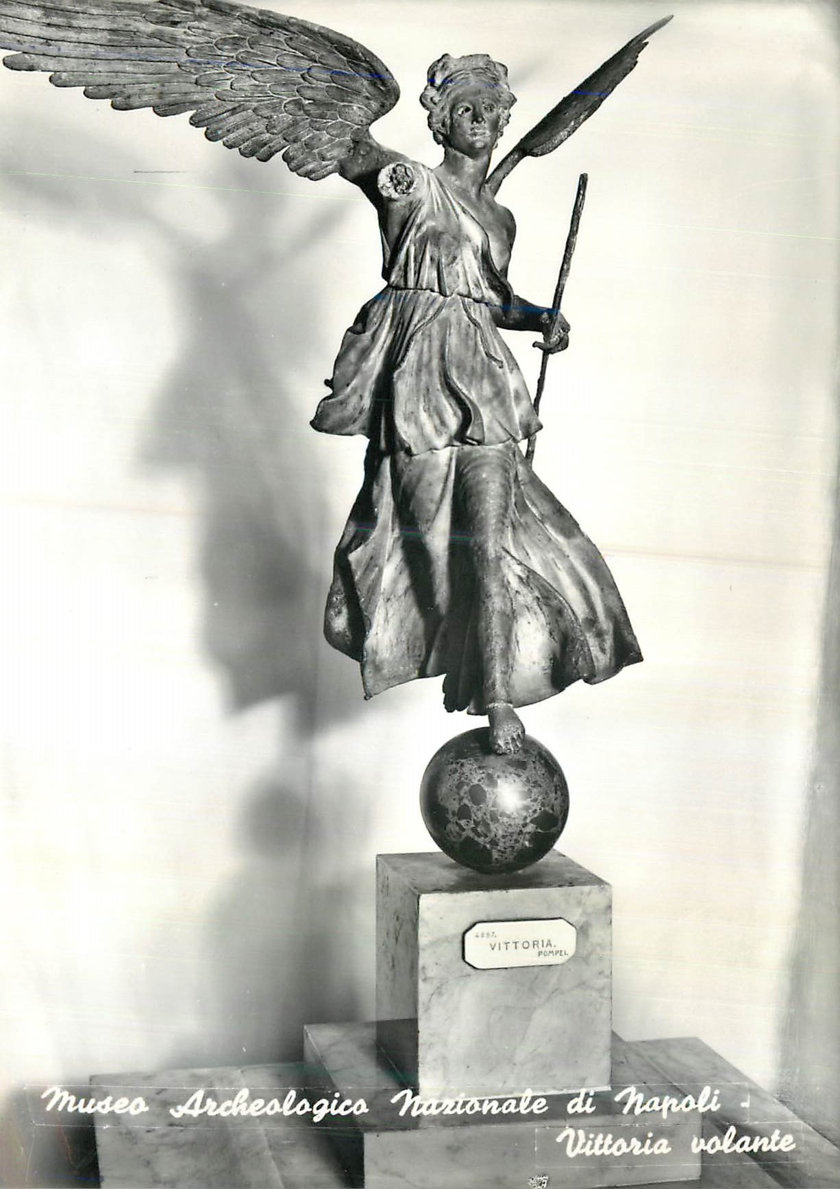 CPM Museo Archeologico Naz di Napoli Victoire Volante