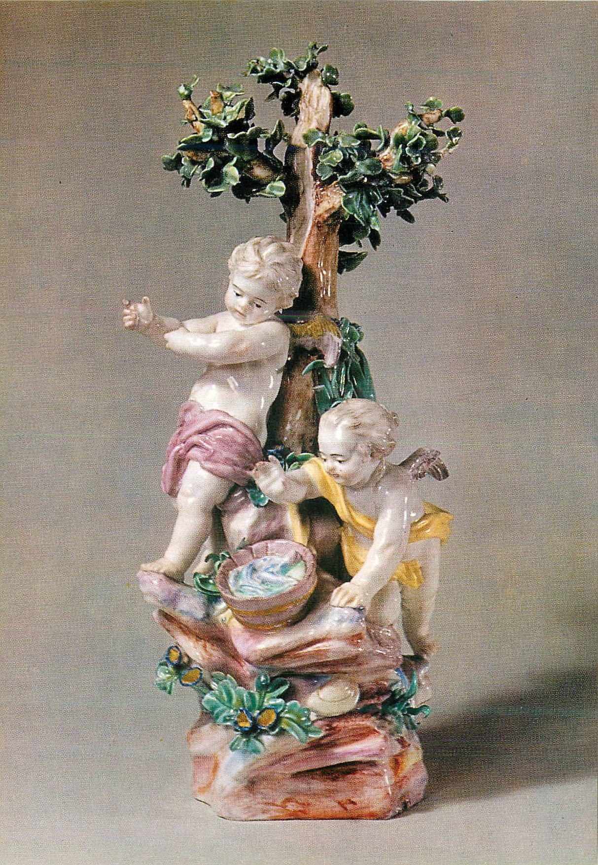 Les amours pêcheurs — porcelaine de Tournai — Museum Van Mariemont