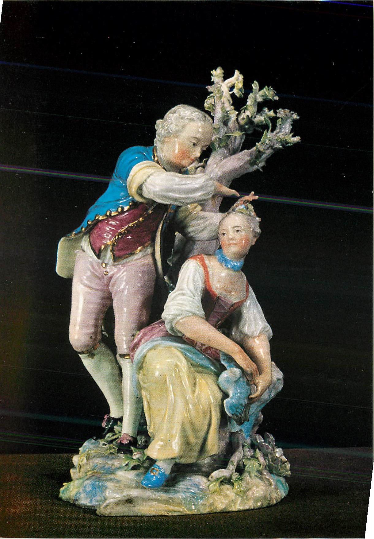 Bergère couronnée de fleurs — porcelaine de Tournai, seconde moitié du XVIIIe siècle — Imp. Soledi