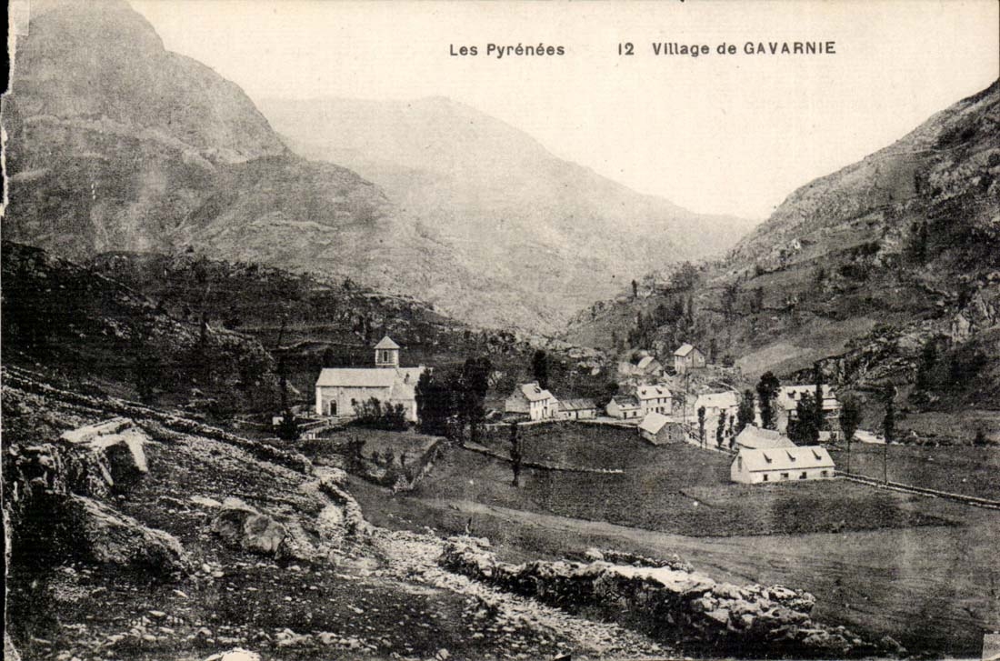 Les Pyrenees CPA Village de Gavarnie