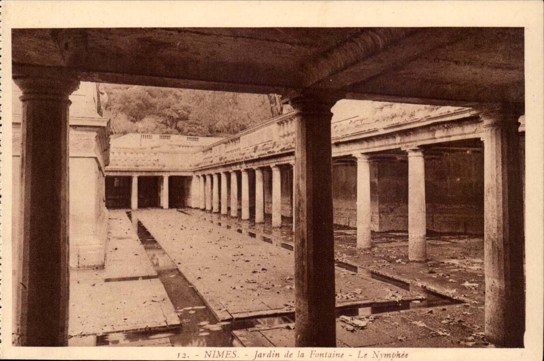 Nimes CPA Jardin de la Fontaine Le Nymphee