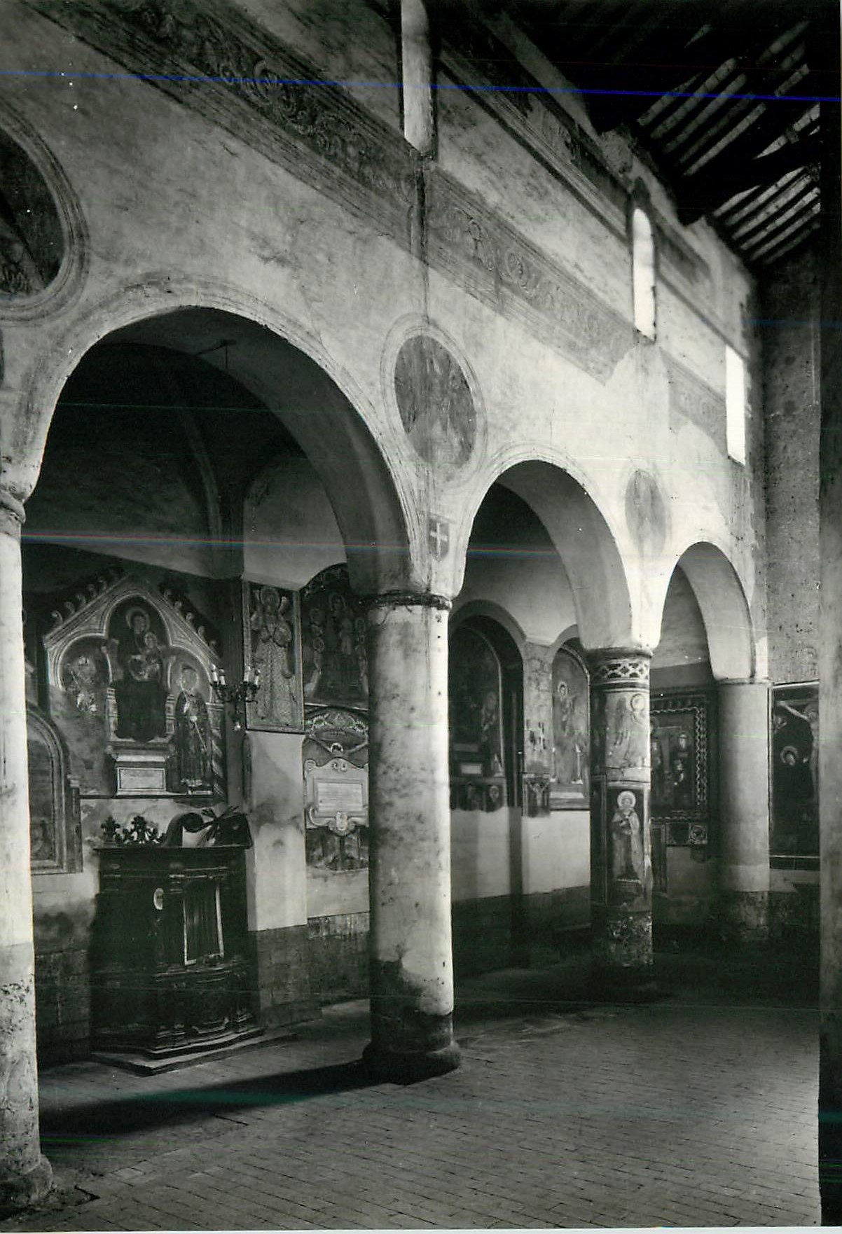 Orvieto - S. Giovenale - Intérieur avec fresques du XIIIe siècle — Mandici photo, n° 7817