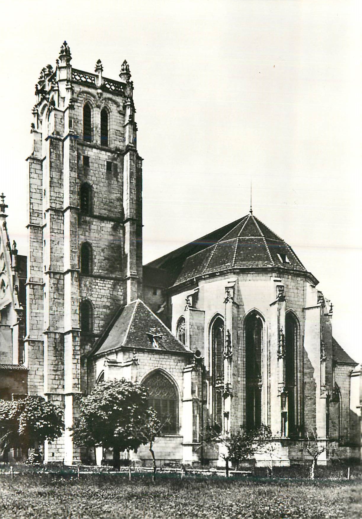 Bourg-en-Bresse (Ain) — Kirche von Brou (Anfang des 16. Jahrhunderts) — Der Chor
