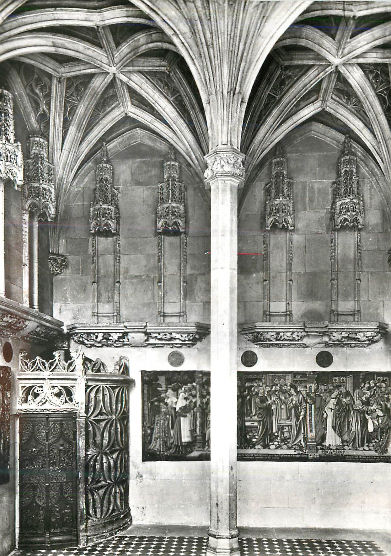 CPM Paris Musee de Cluny Chapelle des abbes de Cluny Vers 1500 Tapisserie de la cathedrale d'Auxerre Fin du XV siecle