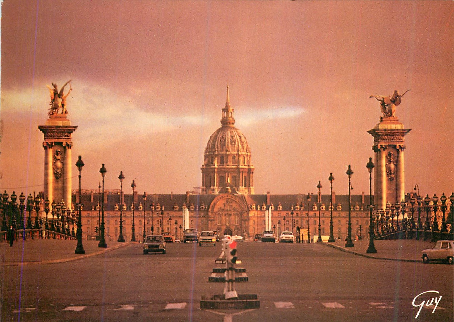 CPM Paris et ses Merveilles Le pont Alexandre III et l'Hotel des Invalides (XVIIe siecle)