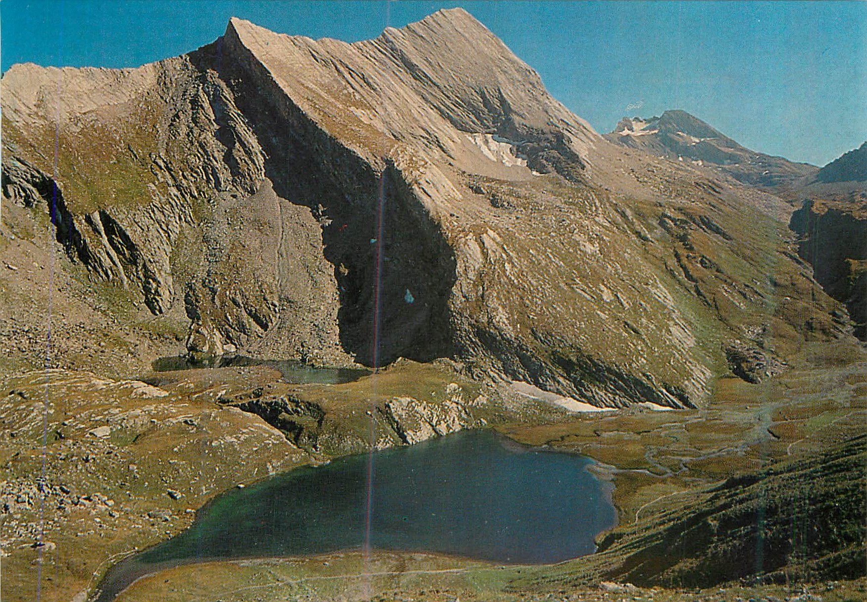 CPM Lac Egourgeou (au 1er Plan) Lac Baricle (au second plan) a l'arriere plan Crete de la Taillante a l'extreme droite L